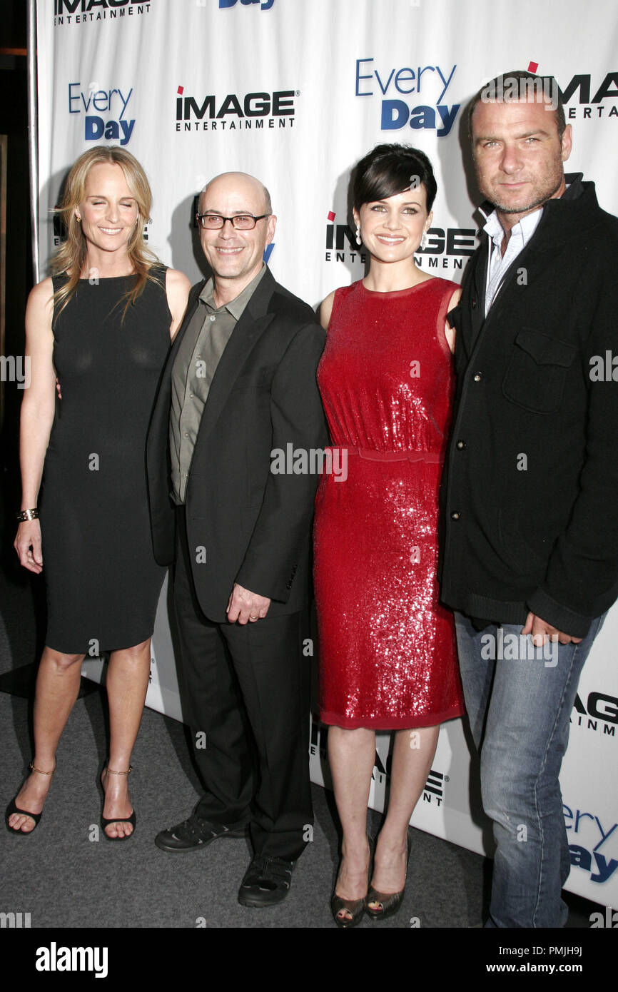 Helen Hunt und Liev Schreiber, Carla Gugino, Richard Levine 01.11.2011, "Jeden Tag" Premiere, das Wahrzeichen, Los Angeles, Foto von Izumi Hasegawa/HollywoodNewsWire.net/ PictureLux Stockfoto
