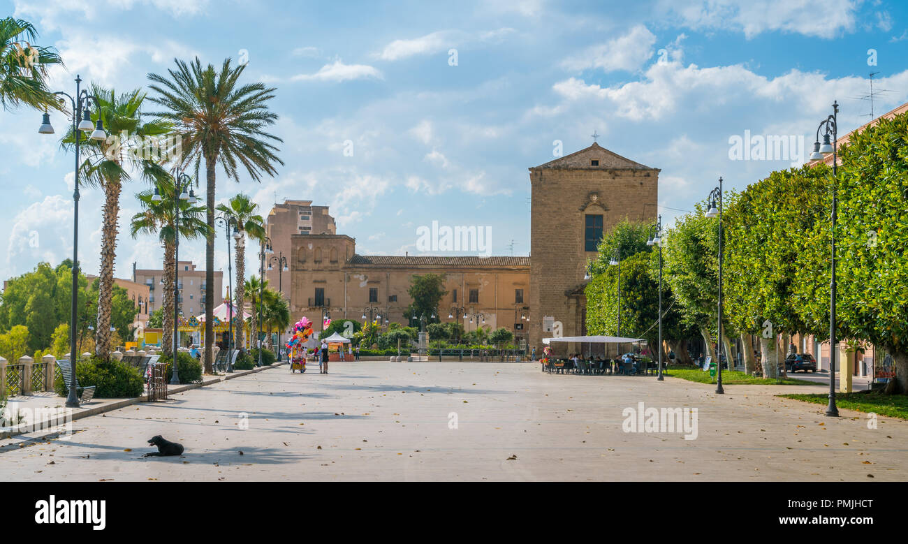 Die bunte Stadt Sciacca an einem sonnigen Tag. Provinz von Agrigent, Sizilien. Stockfoto