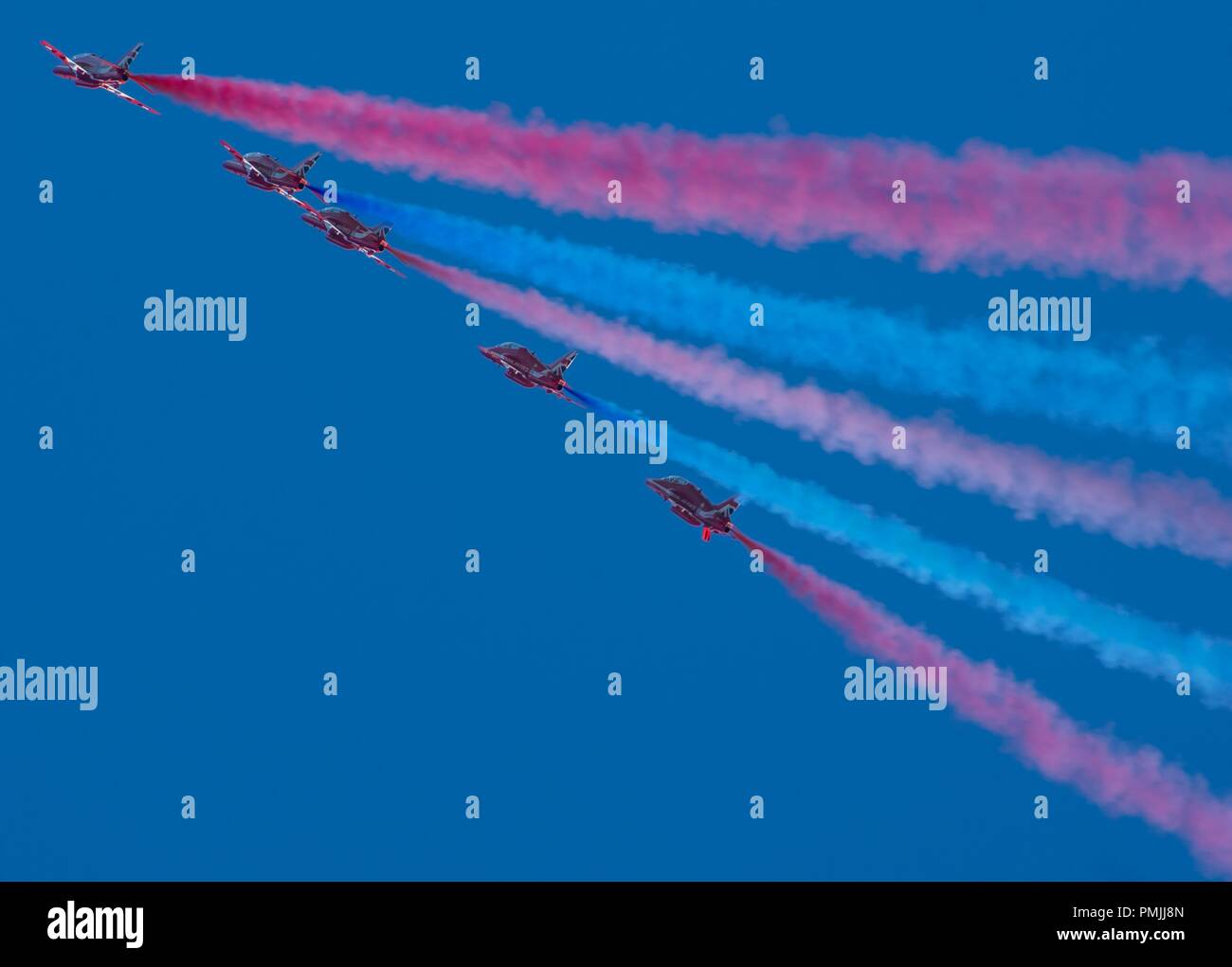 Red Arrows Smoke Trails Stockfoto