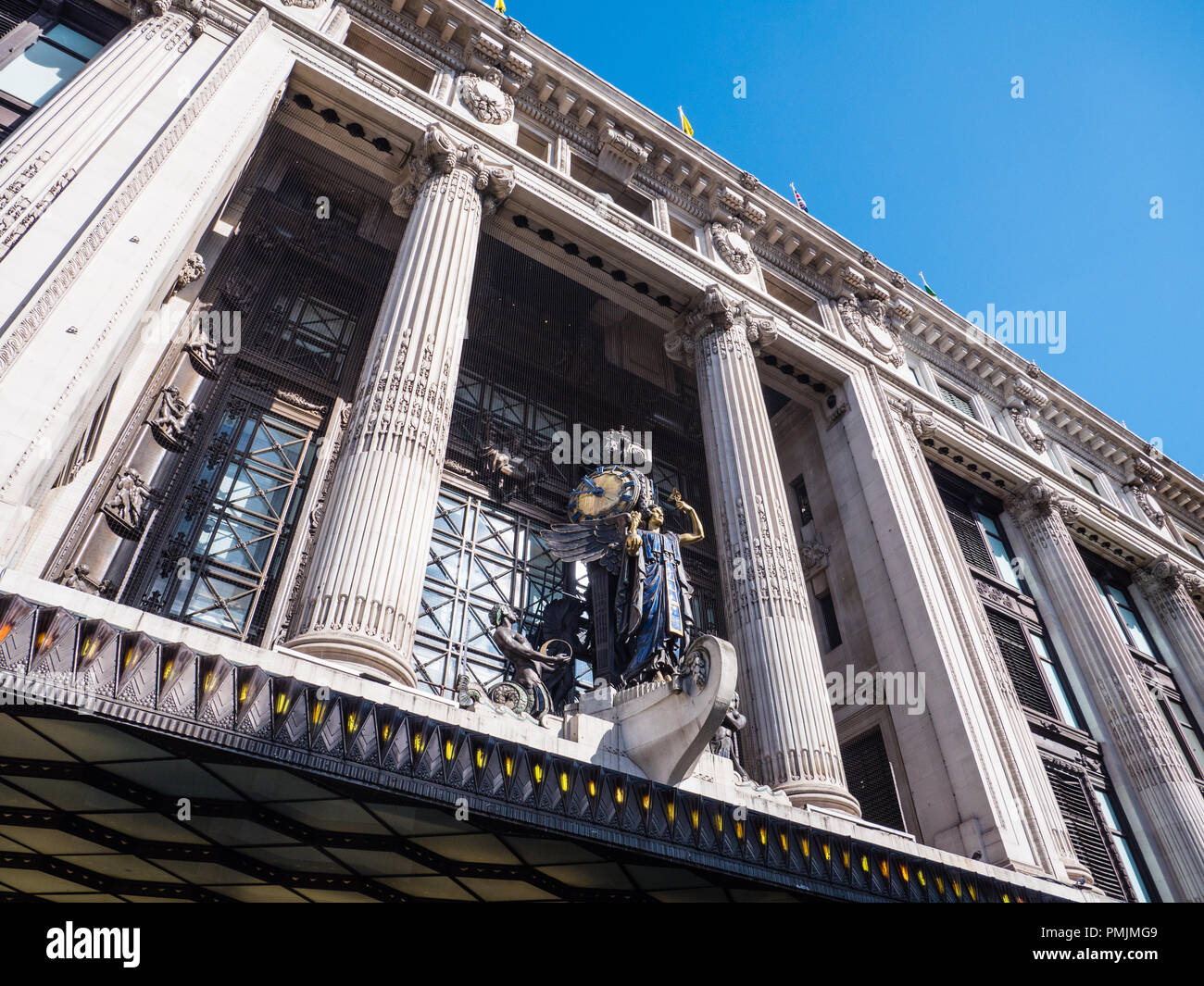 Polychrome Skulptur, Selfridges und Co Kaufhaus, Oxford Street, London, UK, GB. Stockfoto