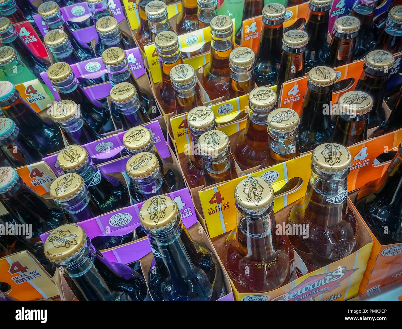 Eine Auswahl von Stewart's Marke Soda in einem Supermarkt in New York am Montag, 10. September 2018. Stewart's Hersteller ihre Soda mit Zucker, Stärkesirup als Süßstoff. (Â© Richard B. Levine) Stockfoto