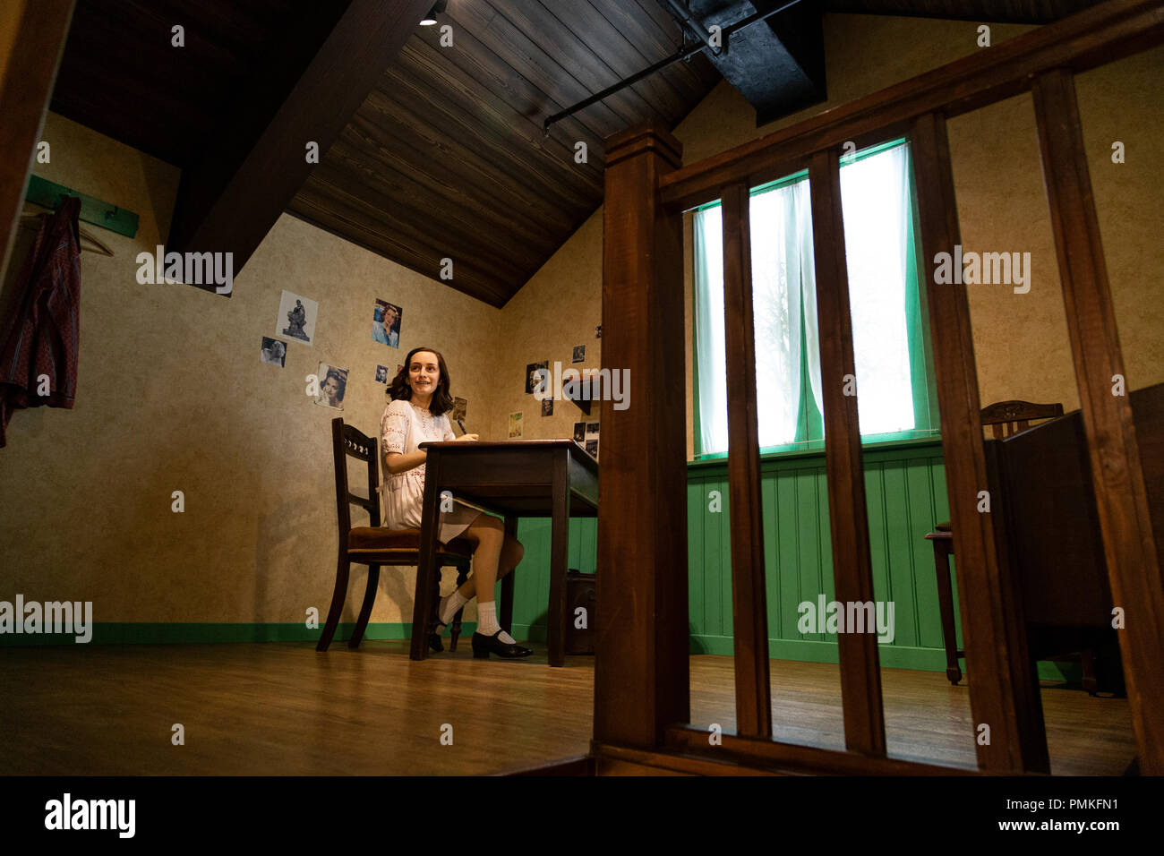 Anne Frank Abbildung in Madame Tussauds Wax Museum in Amsterdam, Niederlande Stockfoto