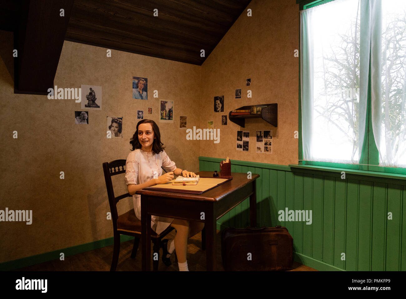 Anne Frank Abbildung in Madame Tussauds Wax Museum in Amsterdam, Niederlande Stockfoto