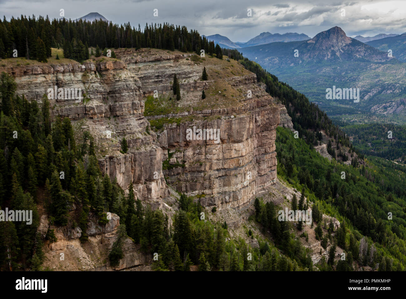 Sedimentären Felsen Wände sind ein reichlich vorhandenes Feature, wo das Colorado Plateau und die felsigen Berge treffen in der nähe von Durango, Co. Stockfoto