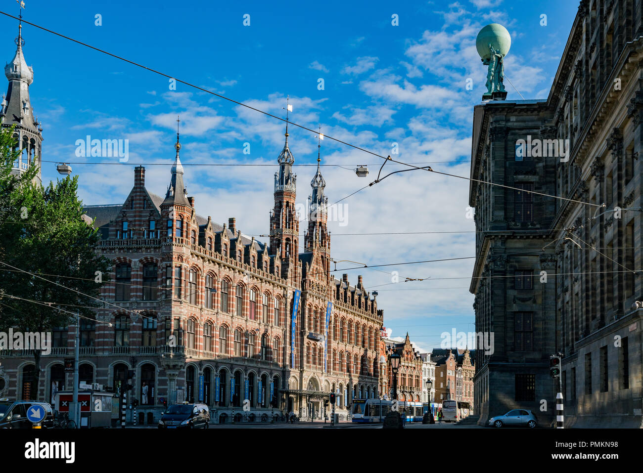 Amsterdam, 21.Juli: Außenansicht des historischen Magna Plaza und das stadtbild am 21.JULI, 2017 in Amsterdam, Niederlande Stockfoto