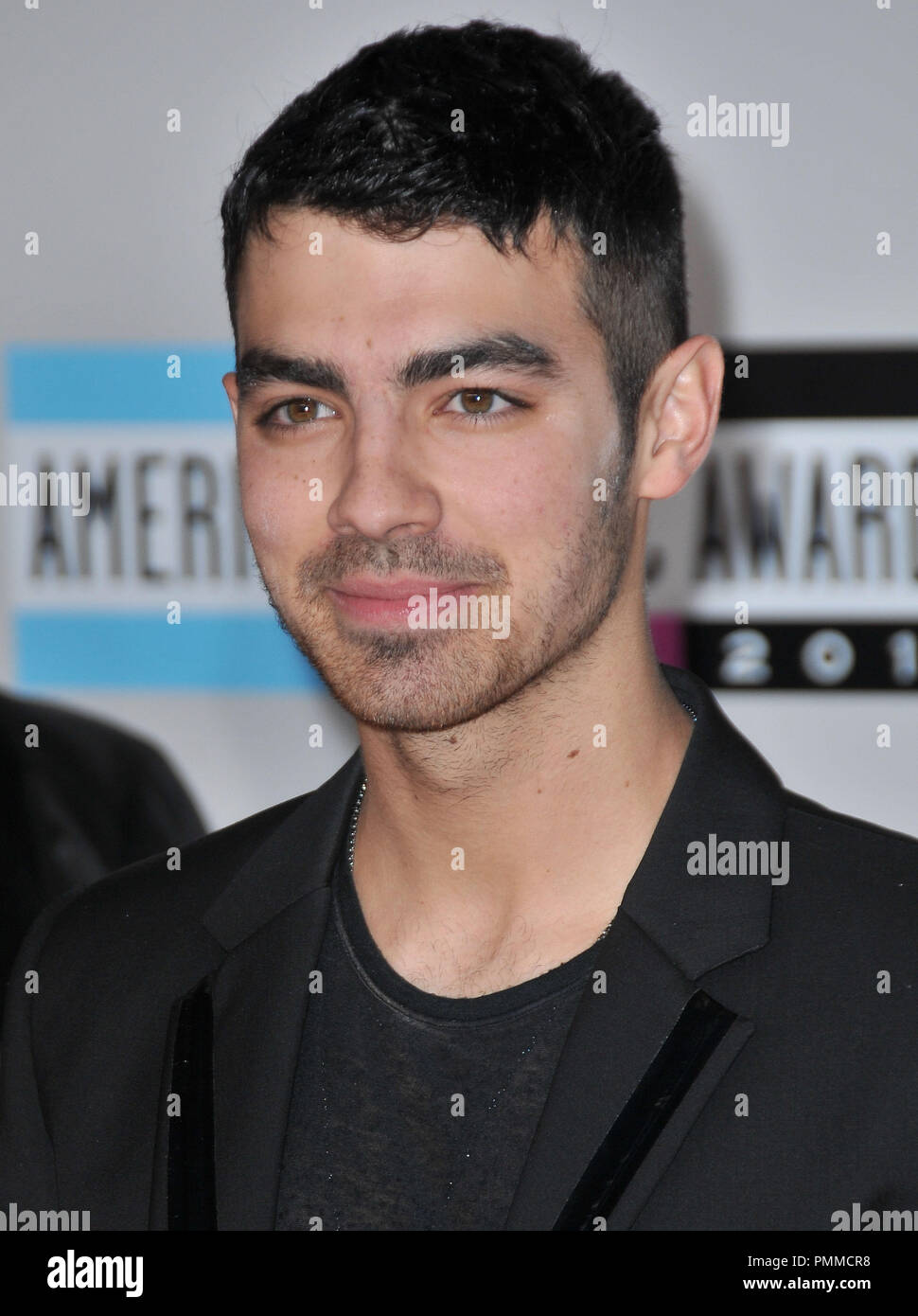 Joe Jonas auf die Ankünfte der American Music Awards 2011 im Nokia Theatre L.A. Leben in Los Angeles, CA. Die Veranstaltung fand am Sonntag, 21. November 2011 statt. Foto von PRPP/PictureLux Stockfoto