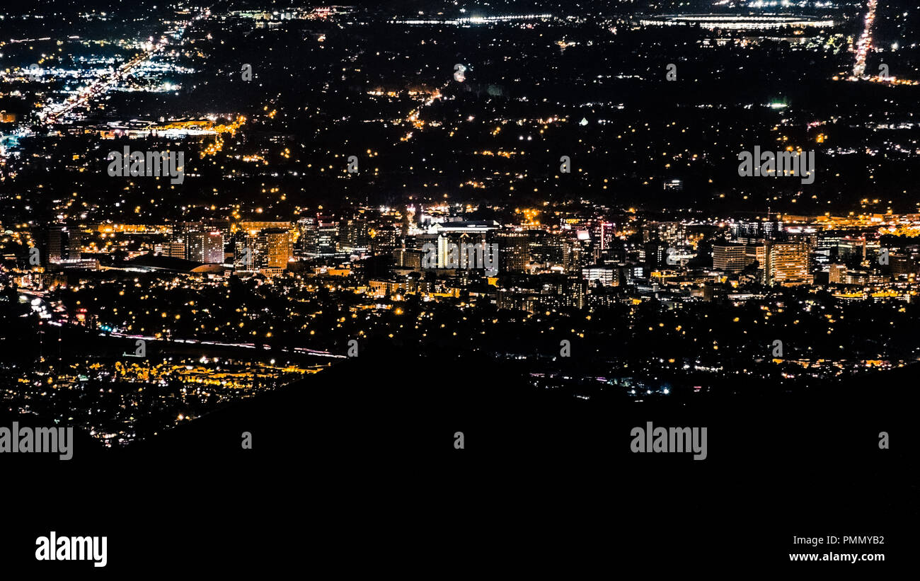 Luftaufnahme von der Innenstadt von San Jose, in einer klaren Nacht gesehen, Silicon Valley, Kalifornien Stockfoto