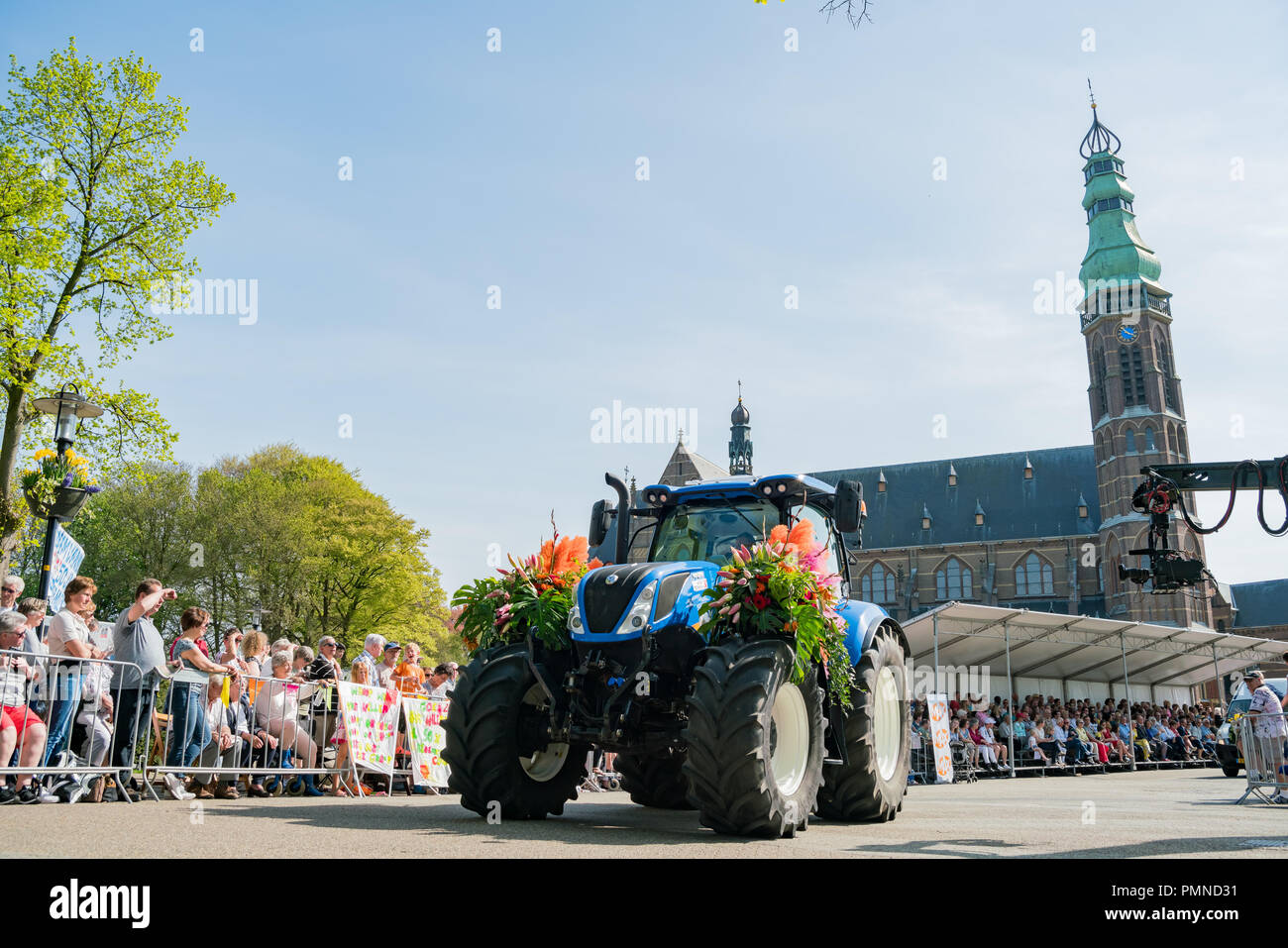 Niederlande, APR 21: Eingerichtet im Leitungsbündel in die schöne und farbenprächtige Blumenkorso am 21.April 2018 Niederlande Stockfoto