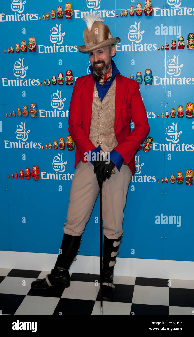 Modisten, Richard Nylon an der Melbourne Cup, 1. November 2011. Stockfoto