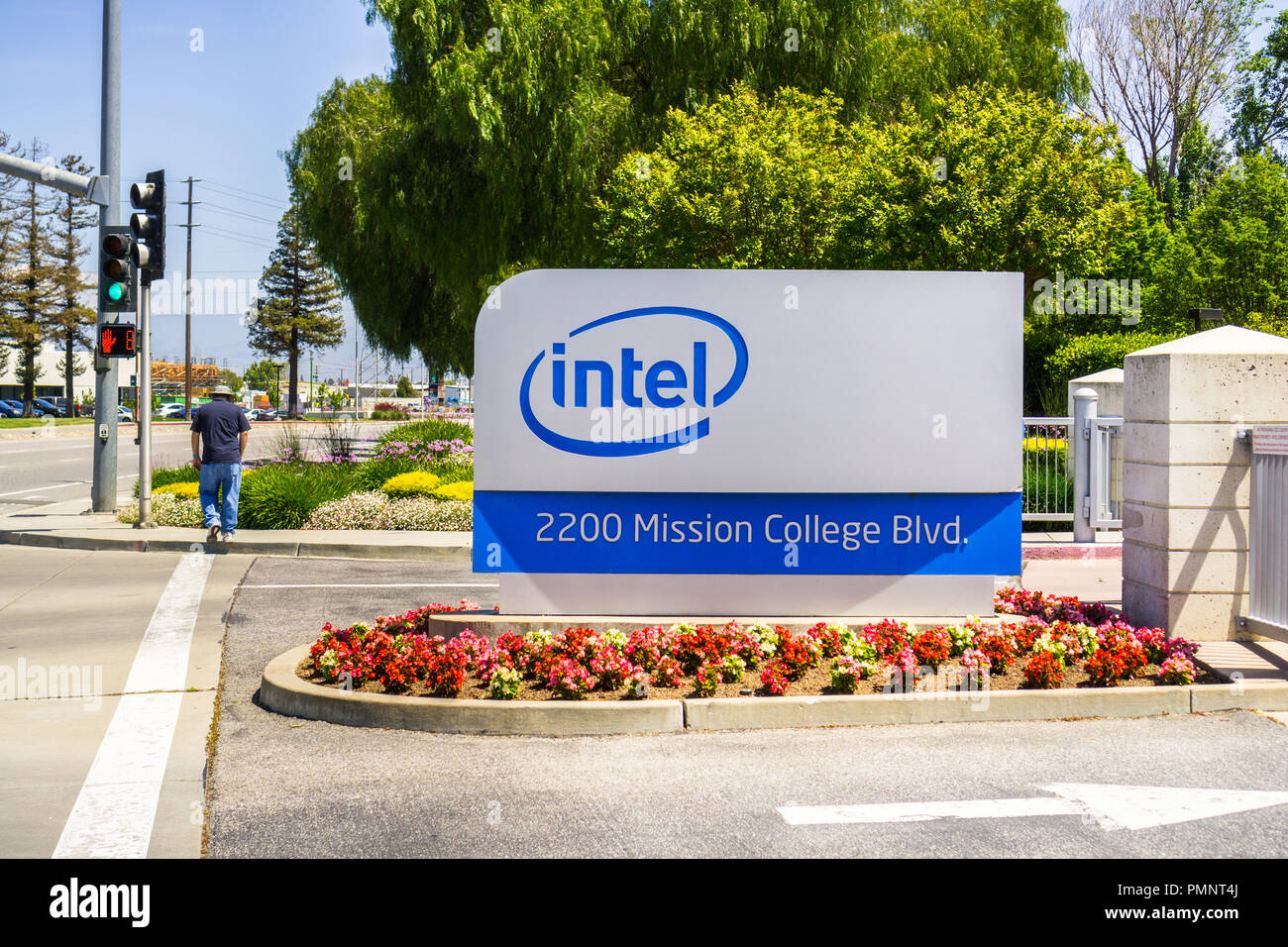 Mai 3, 2018 Santa Clara/CA/USA - Intel Schild vor dem Eingang zu den Büros und Museum im Silicon Valley gelegen Stockfoto