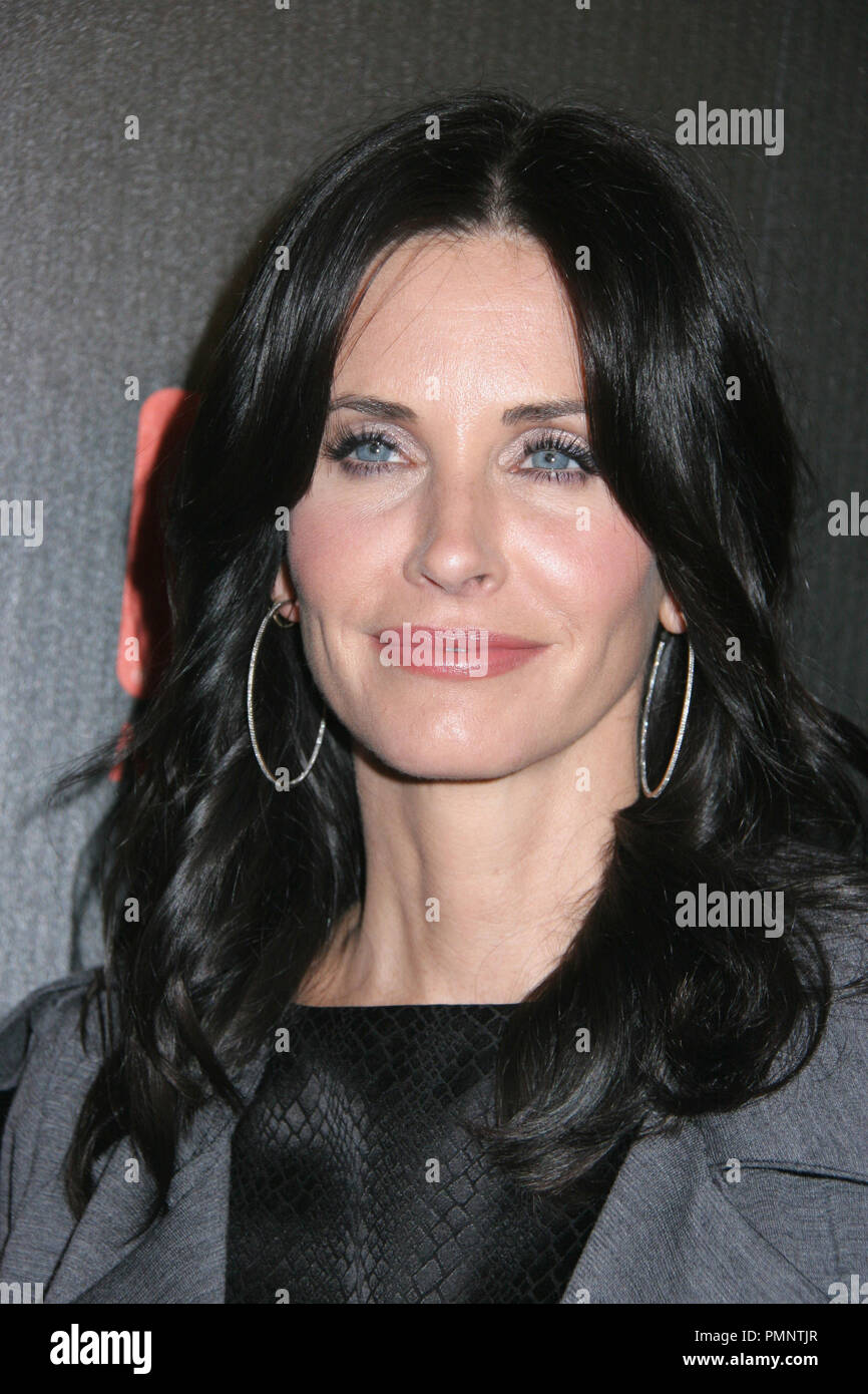 11/10/2009 Courteney Cox' TV's Guide Magazin heiße Liste '@SLS Hotel, Beverly Hills Foto von Ima Kuroda/HNW/Picturelux Datei Referenz # 31292 003 HNW nur für redaktionelle Verwendung - Alle Rechte vorbehalten Stockfoto
