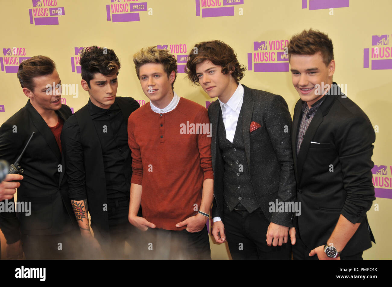 Louis Tomlinson, Zayn Malik, Niall Horan, Harry Styles und Liam Payne der Gruppe eine Richtung bei 2012 MTV Video Music Awards im Staples Center in Los Angeles, CA. Die Veranstaltung fand am Donnerstag, den 6. September, 2012. Foto von PRPP/PictureLux Stockfoto