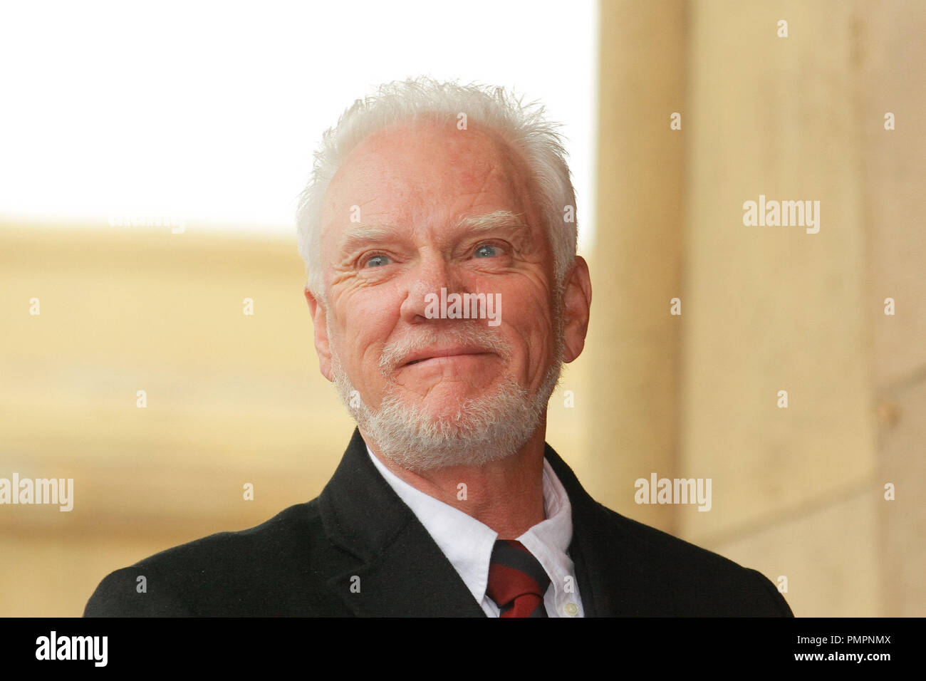 Malcolm McDowell im Hollywood Handelskammer Zeremonie ihn mit einem Stern auf dem Hollywood Walk of Fame zu Ehren in Hollywood, CA, 16. März 2012. Foto von Joe Martinez/PictureLux Stockfoto