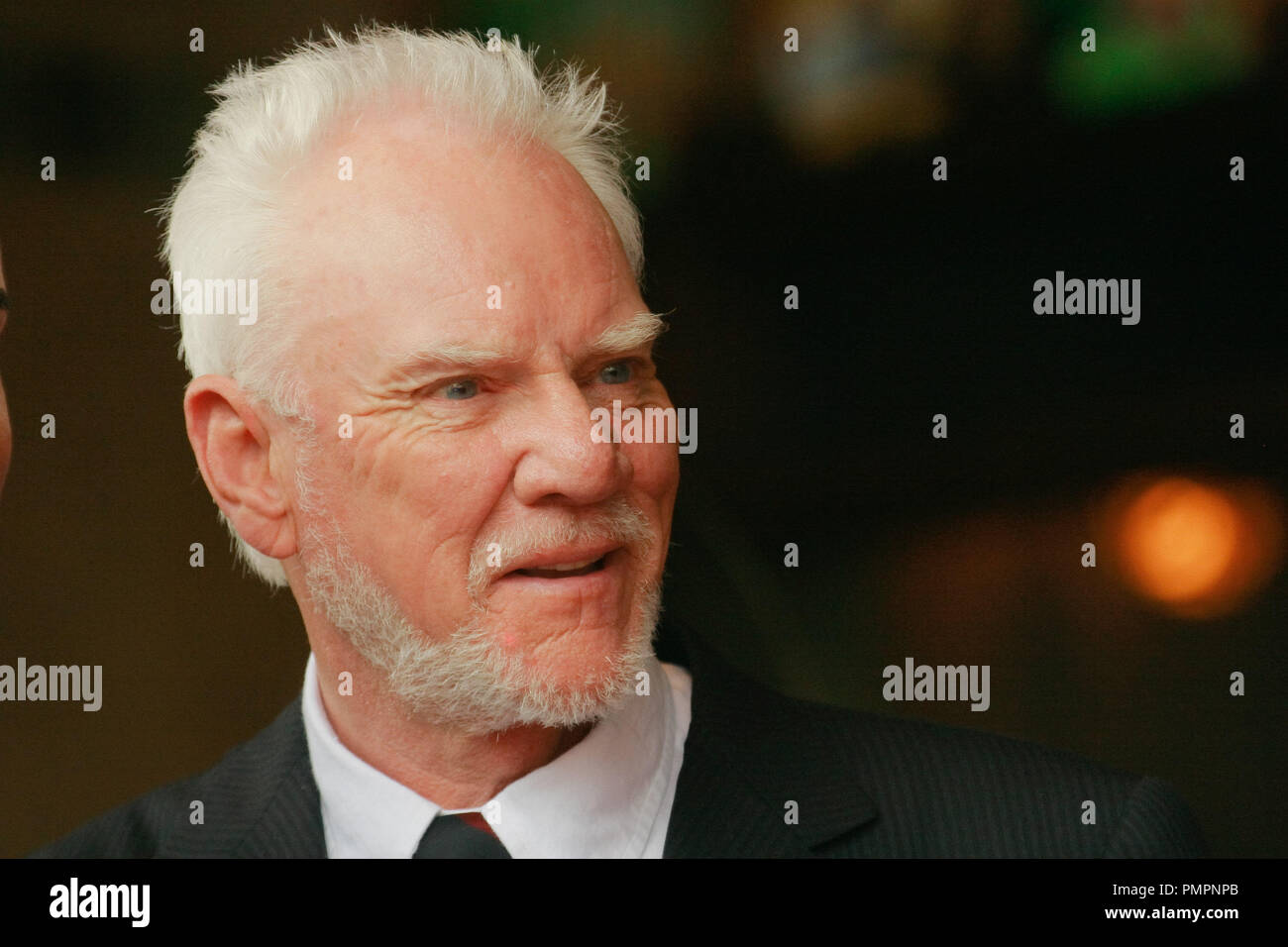 Malcolm McDowell im Hollywood Handelskammer Zeremonie ihn mit einem Stern auf dem Hollywood Walk of Fame zu Ehren in Hollywood, CA, 16. März 2012. Foto von Joe Martinez/PictureLux Stockfoto