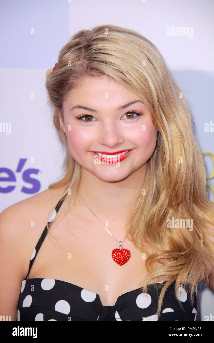 Stefanie Scott 03/17/2012 'Mirror Mirror' Premiere am Grauman's Chinese Theater in Hollywood, CA Foto von Ima Kuroda/HollywoodNewsWire.net/PictureLux Stockfoto