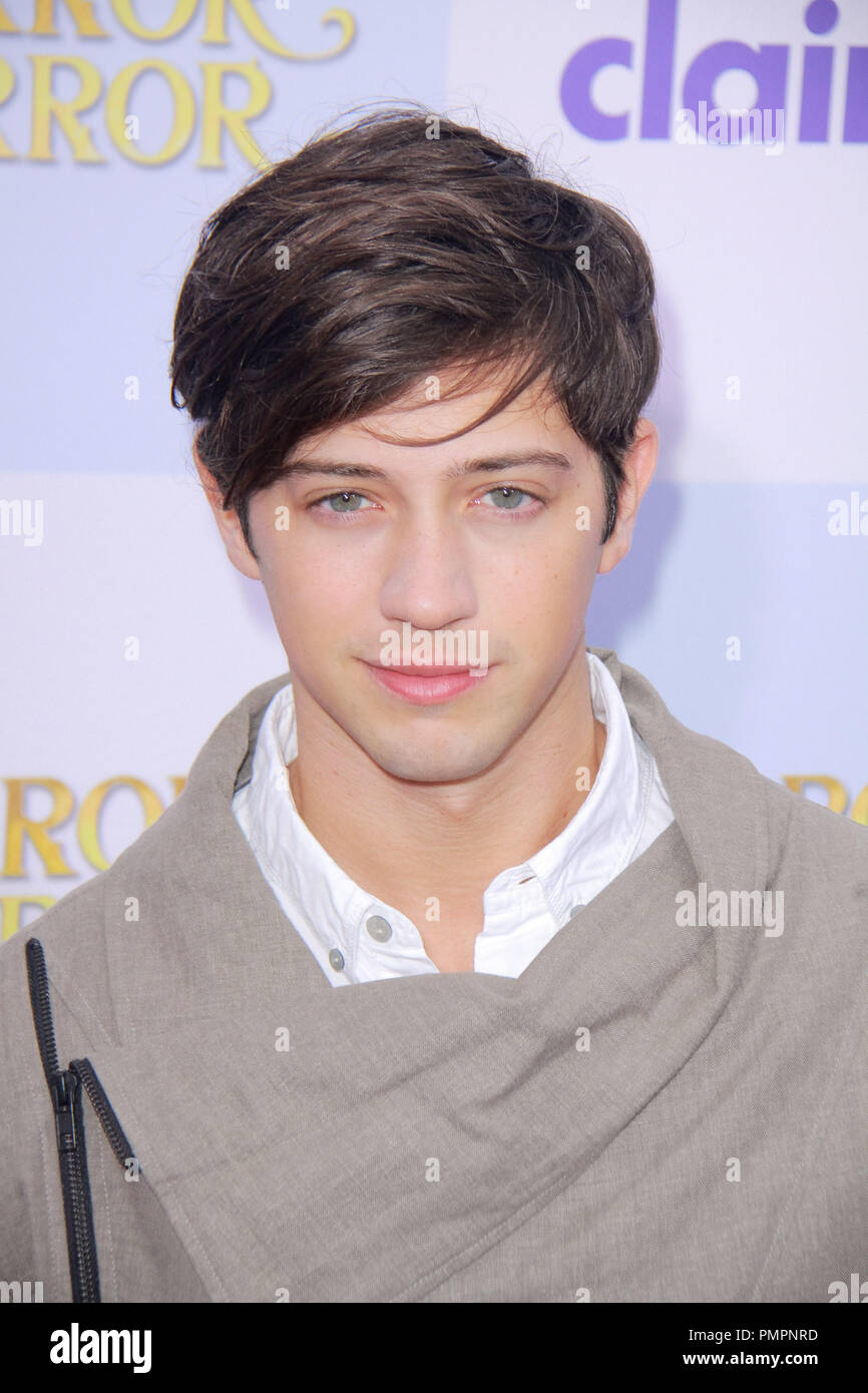 Chris Galya 03/17/2012 'Mirror Mirror' Premiere am Grauman's Chinese Theater in Hollywood, CA Foto von Ima Kuroda/HollywoodNewsWire.net/PictureLux Stockfoto