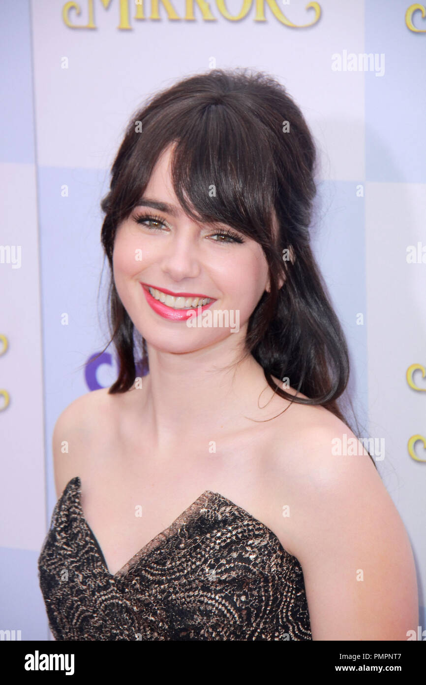 Lily Collins 03/17/2012 'Mirror Mirror' Premiere gehalten an Graumanâ??s Chinese Theatre in Hollywood, CA Foto von Ima Kuroda/HollywoodNewsWire.net/PictureLux Stockfoto