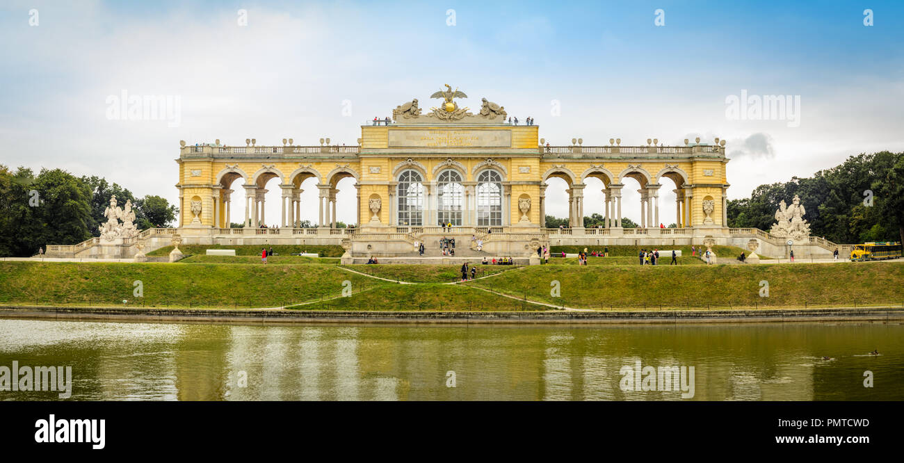 Garten Schönbrunn Gloriette, Wien Stockfoto