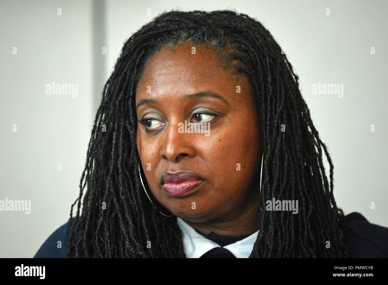 Schattenminister für Frauen und Gleichstellung Dawn Butler während der Start einer Kampagne von Helen Pankhurst, mehr Frauen in die Politik zu erhalten. Mit Diskussionsrunde von MPs Nicky Morgan, Jo Swinson und Dawn Butler, bei Portcullis House in London. Stockfoto