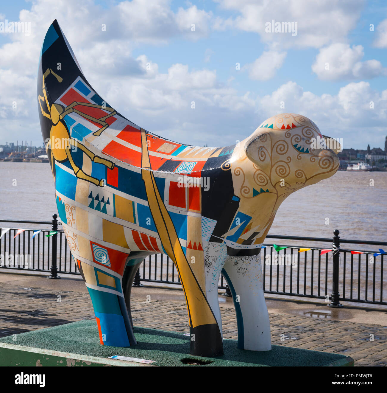 Liverpool Superlambanana erstellt von Taro Chiezo von Andy Klein Julian Taylor Tommy Grund Ray Stokes für ArtTransPenine Ausstellung 1998 interpretiert Stockfoto