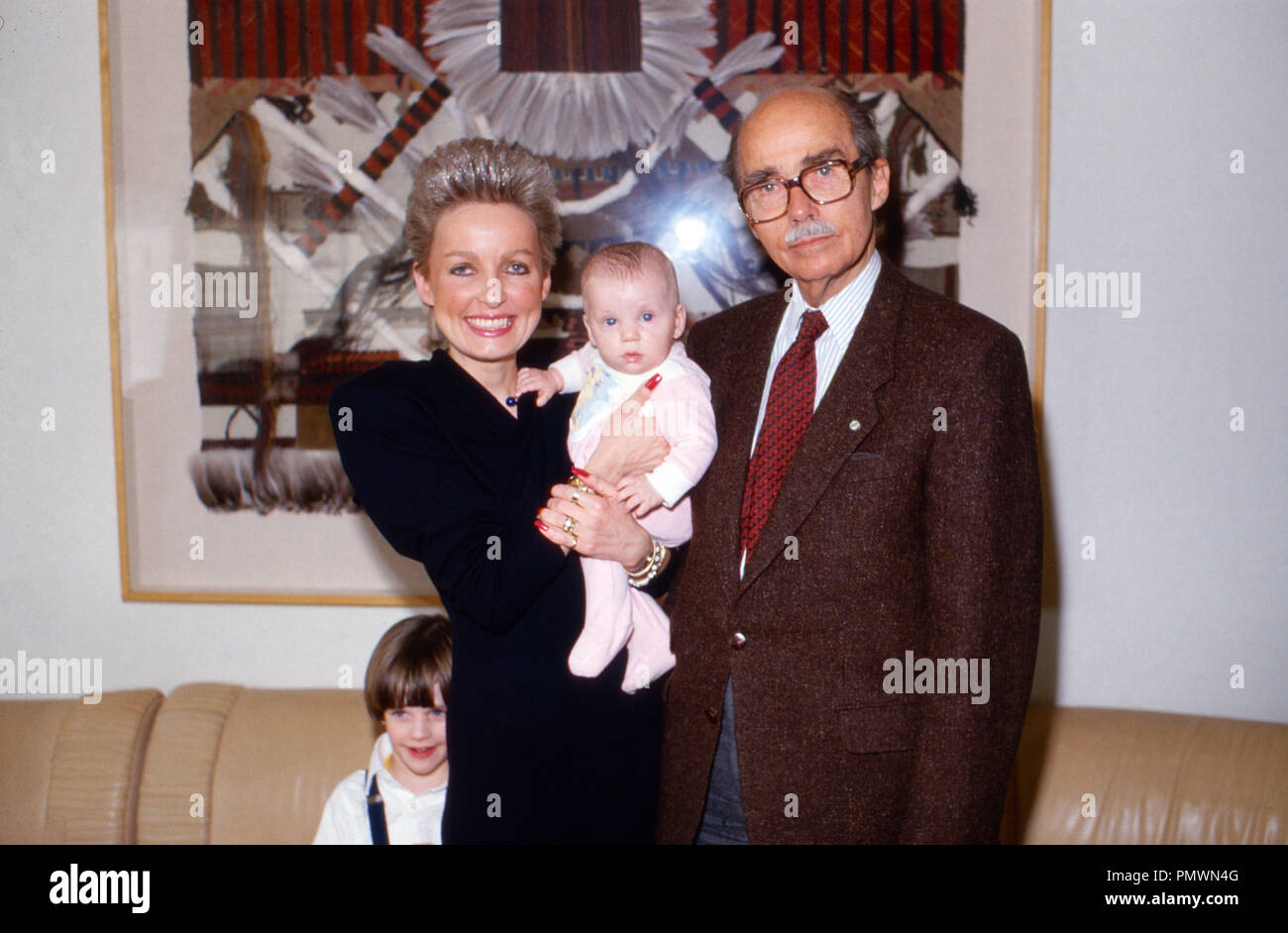 Erzherzogin Michaela von Habsburg mit ihrem Vater Otto und stand