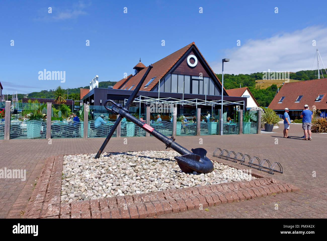 Scott's Bar & Restaurant im Largs Yacht Haven in Largs Marina, Ayrshire, Schottland. Stockfoto