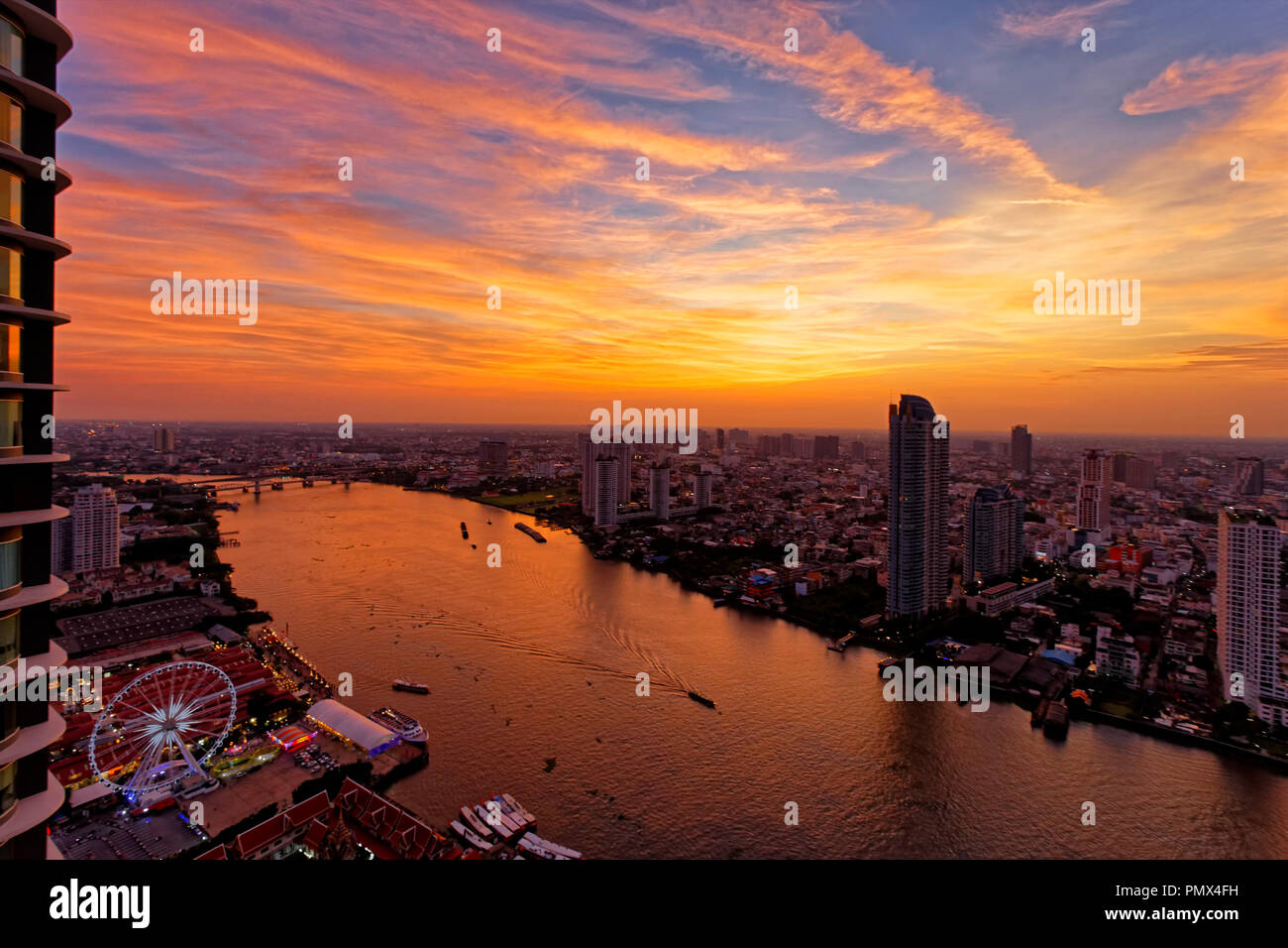 Sonnenuntergang über Chao Praya Fluss & Asiatique lotus, Bangkok Stockfoto