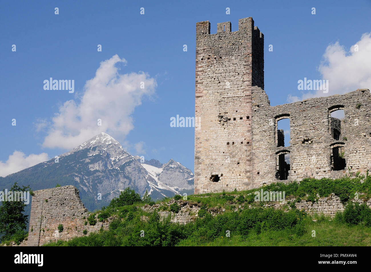 Italien, Trentino Alto Adige, Adamello Brenta Naturpark, Belfort Castle in der Nähe von spormaggiore. Stockfoto