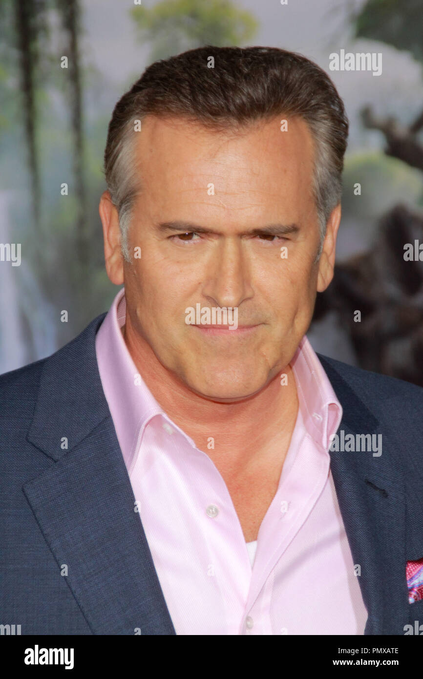 Bruce Campbell bei der Weltpremiere von Disney's'Oz die Großen und Mächtigen'. Ankünfte am El Capitan Theatre in Hollywood, CA, 13. Februar 2013 statt. Foto von Joe Martinez/PictureLux Stockfoto