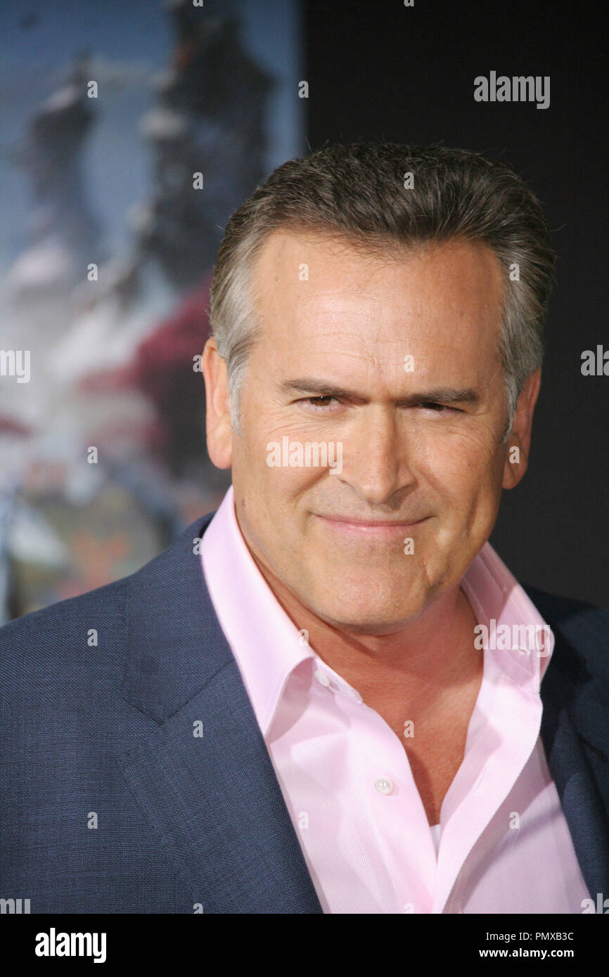 Bruce Campbell 01/24/2013'oz Das große und starke "Premiere im El Capitan Theatre in Hollywood, CA Foto von Izumi Hasegawa/HNW/PictureLux gehalten Stockfoto