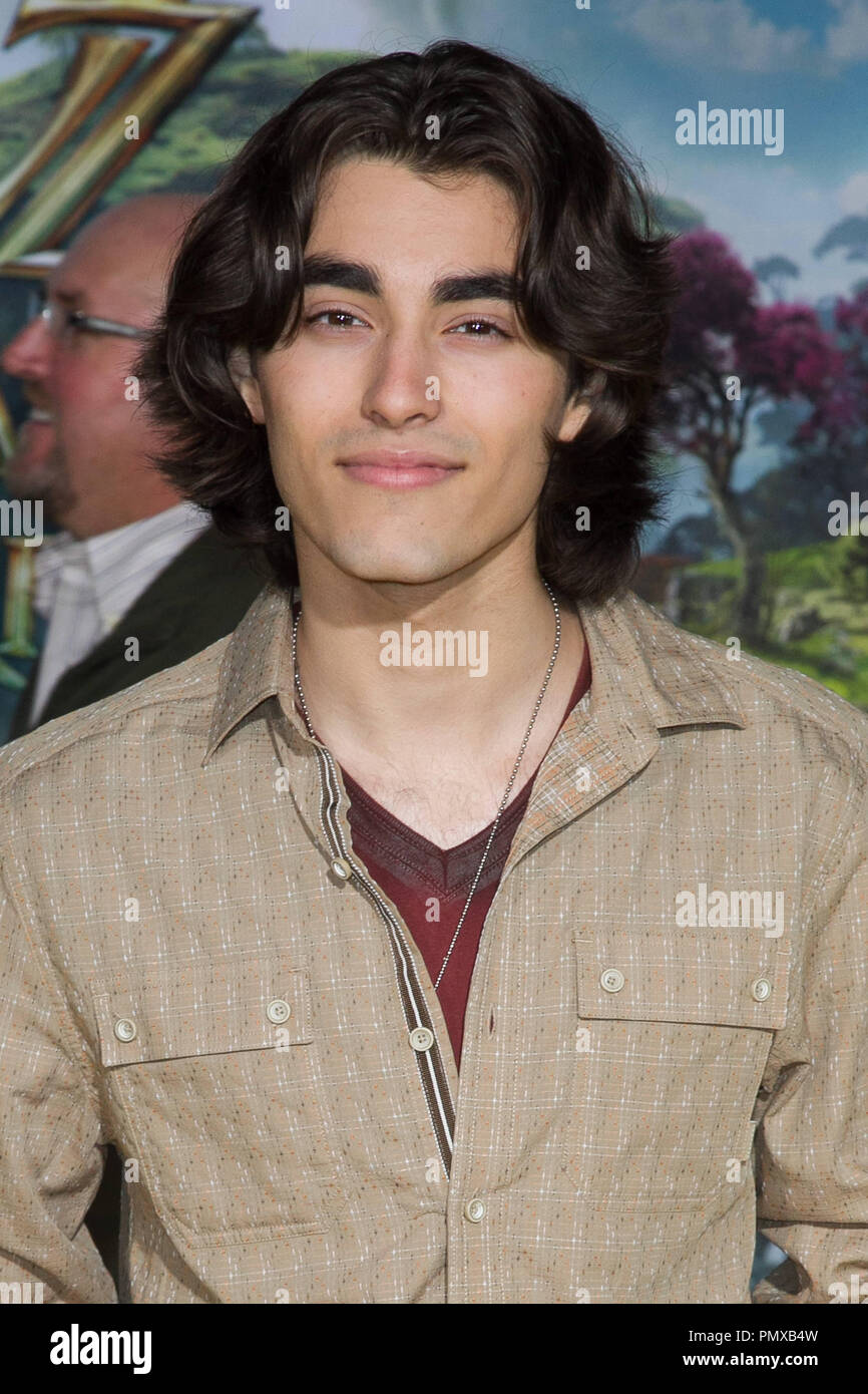 Blake Michael besucht die Premiere von Walt Disney Pictures'' Oz die Großen und Mächtigen' am El Capitan Theatre am 13. Februar in Hollywood, Kalifornien 2013. Foto von Eden Ari/PRPP/PictureLux Stockfoto