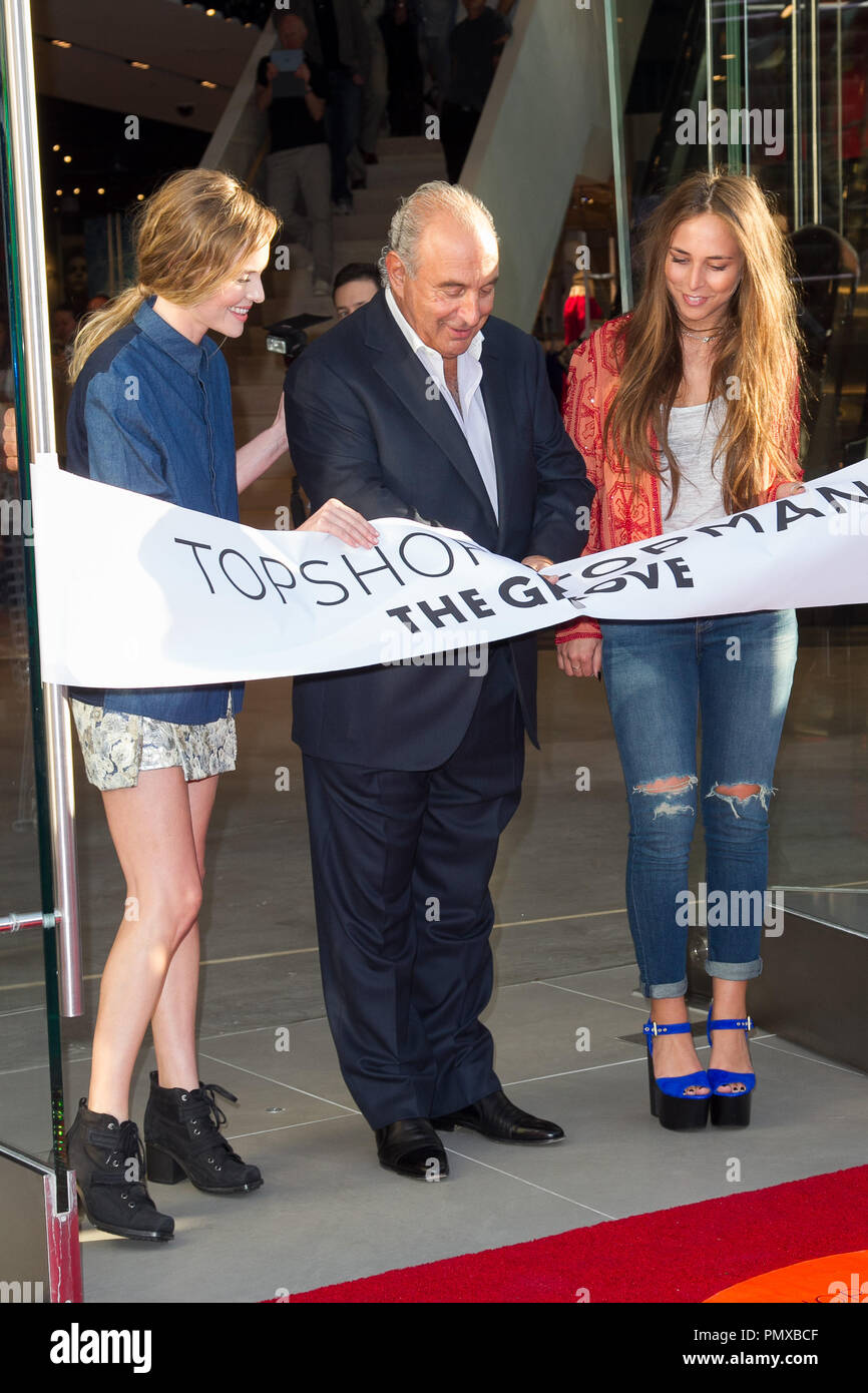 Kate Bosworth, Sir Philip Green und Chloe Green besuchen Topshop Topman LA Grand Opening im Grove am 14. Februar in Los Angeles, Kalifornien 2013. Foto von Eden Ari/PRPP/PictureLux Datei Referenz # 31840 057 PRPPEA nur für redaktionelle Verwendung - Alle Rechte vorbehalten Stockfoto