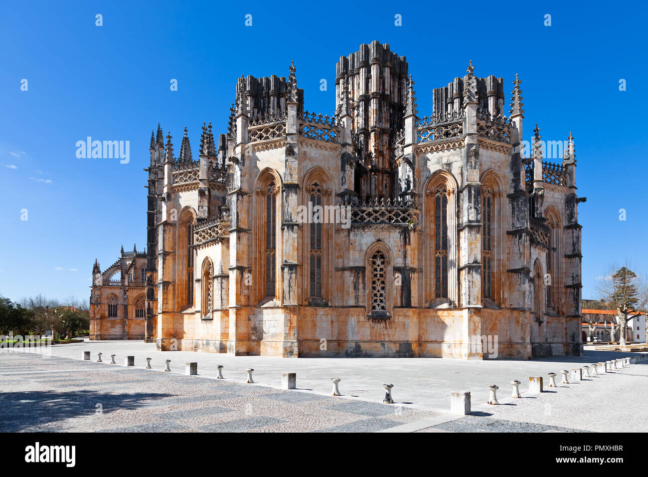 Batalha, Portugal. Kloster von Batalha aka Kloster Santa Maria da Vitoria. Blick auf die capelas Imperfeitas (unvollendete Kapellen). Gothic Stockfoto