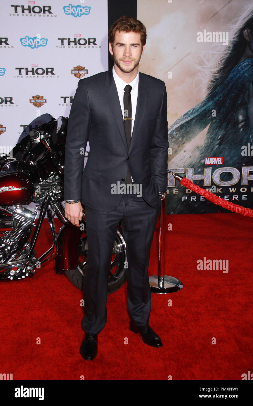 Liam Hemsworth 11/04/2013 'Thor: Die dunkle Welt" Premiere am El Capitan Theatre in Hollywood, CA Foto von kazuki Hirata/HNW/PictureLux Stockfoto