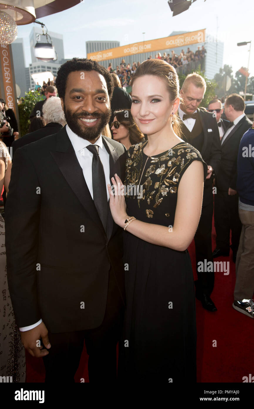 Für beste Leistung durch einen Schauspieler in einem Mini - SERIE ODER MOTION PICTURE MADE FOR TELEVISION für seine Rolle in "Tanz auf dem Vulkan", Darsteller Chiwetel Ejiofor und Sari Mercer die 71. jährliche Golden Globes Awards im Beverly Hilton in Beverly Hills, CA am Sonntag, 12. Januar 2014 Teilnahme nominiert. Datei Referenz # 32222 288 GFS nur für redaktionelle Verwendung - Alle Rechte vorbehalten Stockfoto