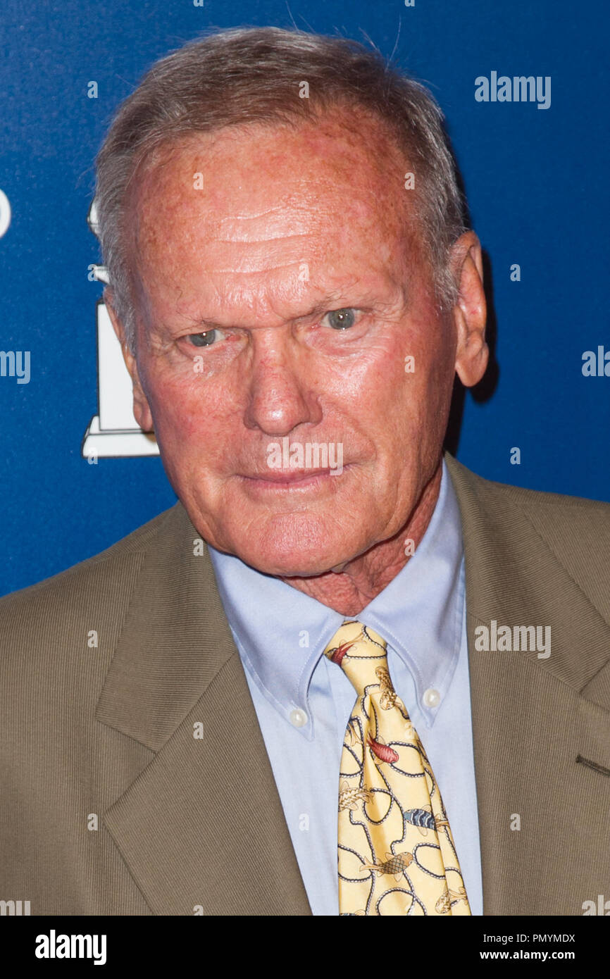 Tab Hunter nimmt die Installation der Hollywood Foreign Press Association 2013 Mittagessen im Beverly Hilton Hotel am 13. August in Beverly Hills, Kalifornien 2013. Foto von Eden Ari/PRPP/PictureLux Datei Referenz # 32080 085 PRPPEA nur für redaktionelle Verwendung - Alle Rechte vorbehalten Stockfoto