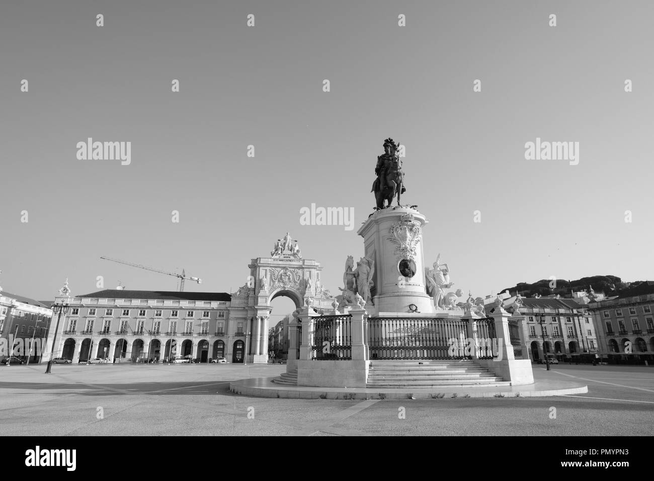 König Jose 1 in Praca do Commercio Lissabon zentrale Platz mit der Rua Augusta Arch Stockfoto