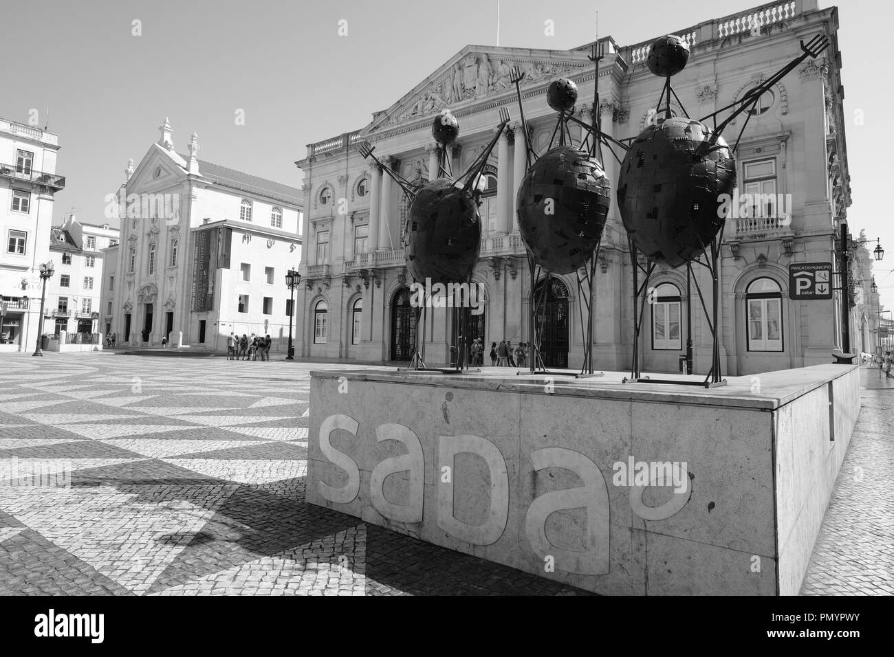Red menschlichen geformte Skulpturen und Figuren Gemeinde Lissabon Portugal Stockfoto