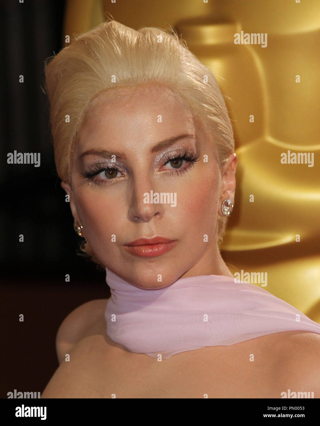 Lady Gaga 03/02/2014 Die 86. jährlichen Academy Awards statt bei Dolby Theater in Hollywood, CA Foto von mayuka Ishikawa/HNW/PictureLux Stockfoto