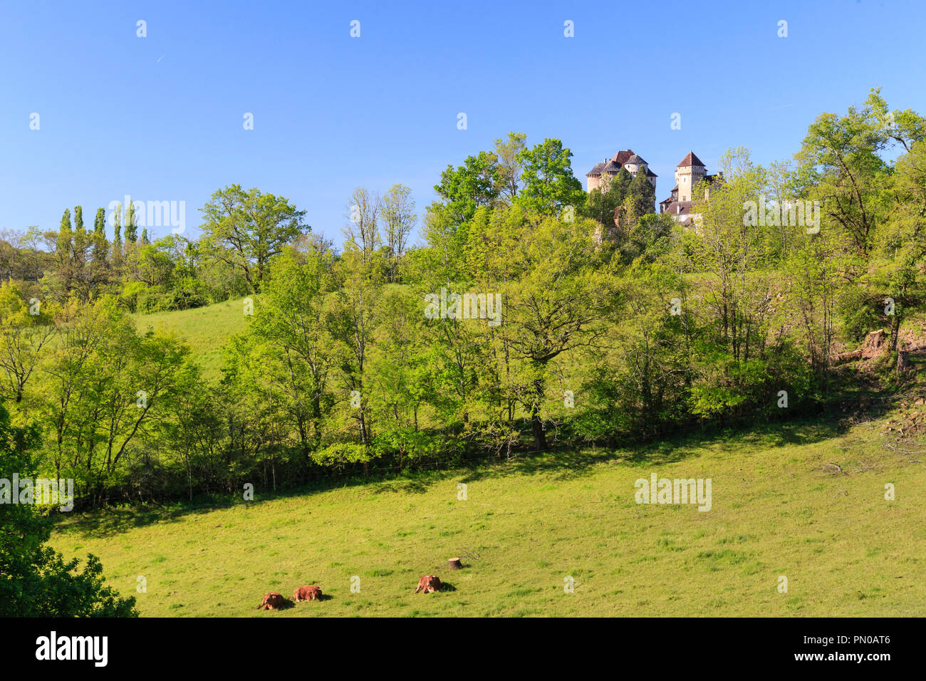 Frankreich, Correze, Curemonte, beschriftet Les Plus beaux villages de France (Schönste Dörfer Frankreichs) auf den Burgen und Türme // Frankreich, Stockfoto