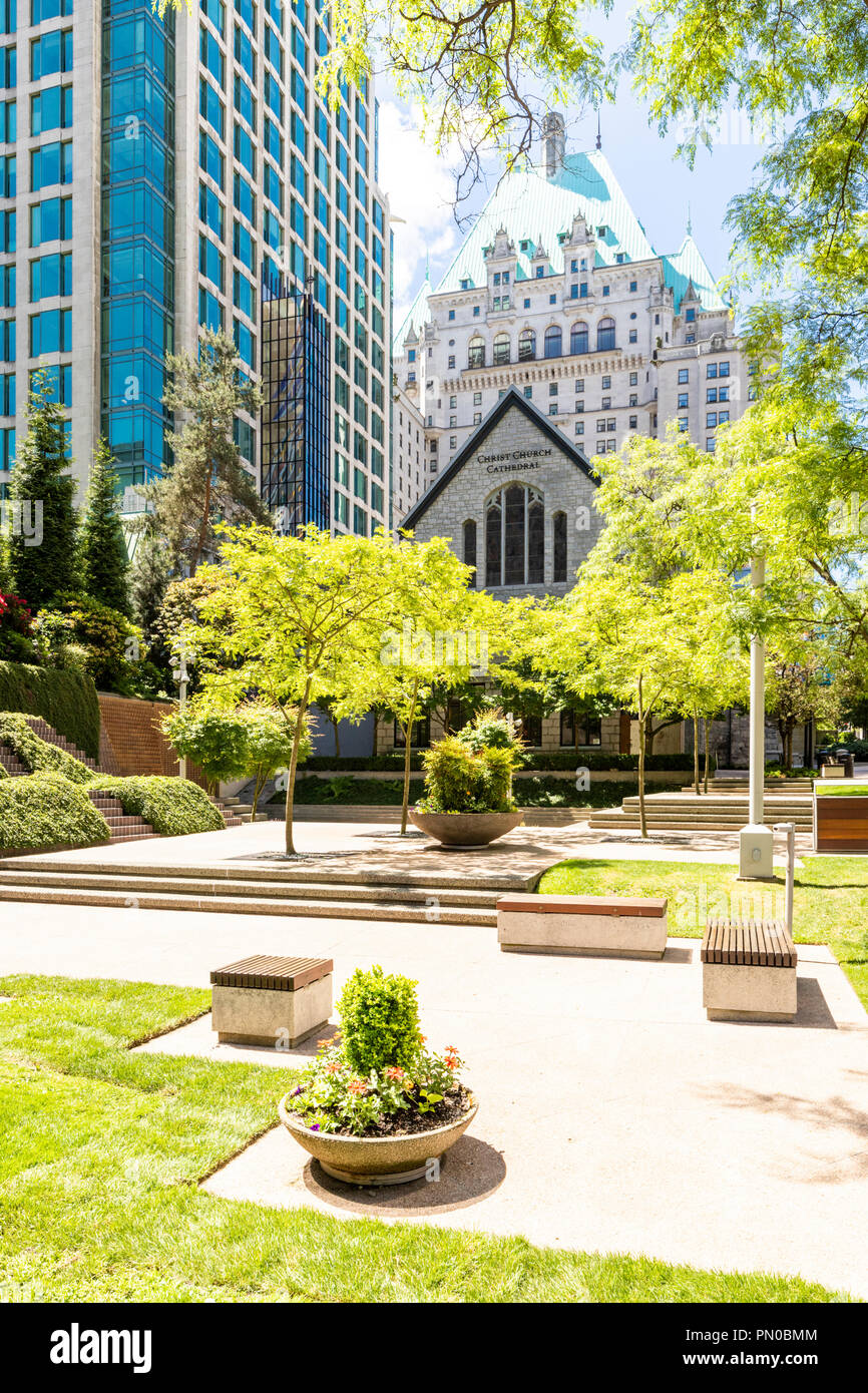 Öffentliche Gärten neben Christus Kirche Anglikanische Kathedrale in der Burrard Street in der Innenstadt von Vancouver, British Columbia, Kanada Stockfoto