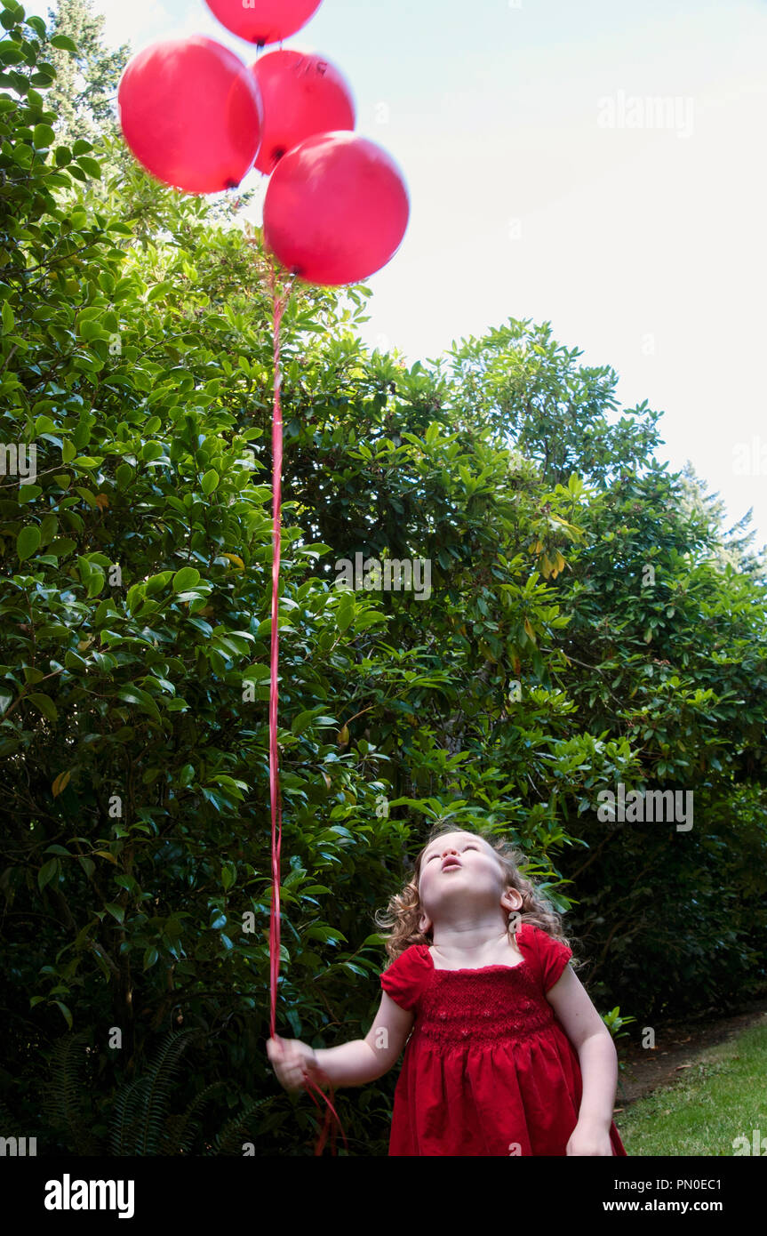 Rotes Kleid Spielzeug Stockfotos und -bilder Kaufen - Alamy