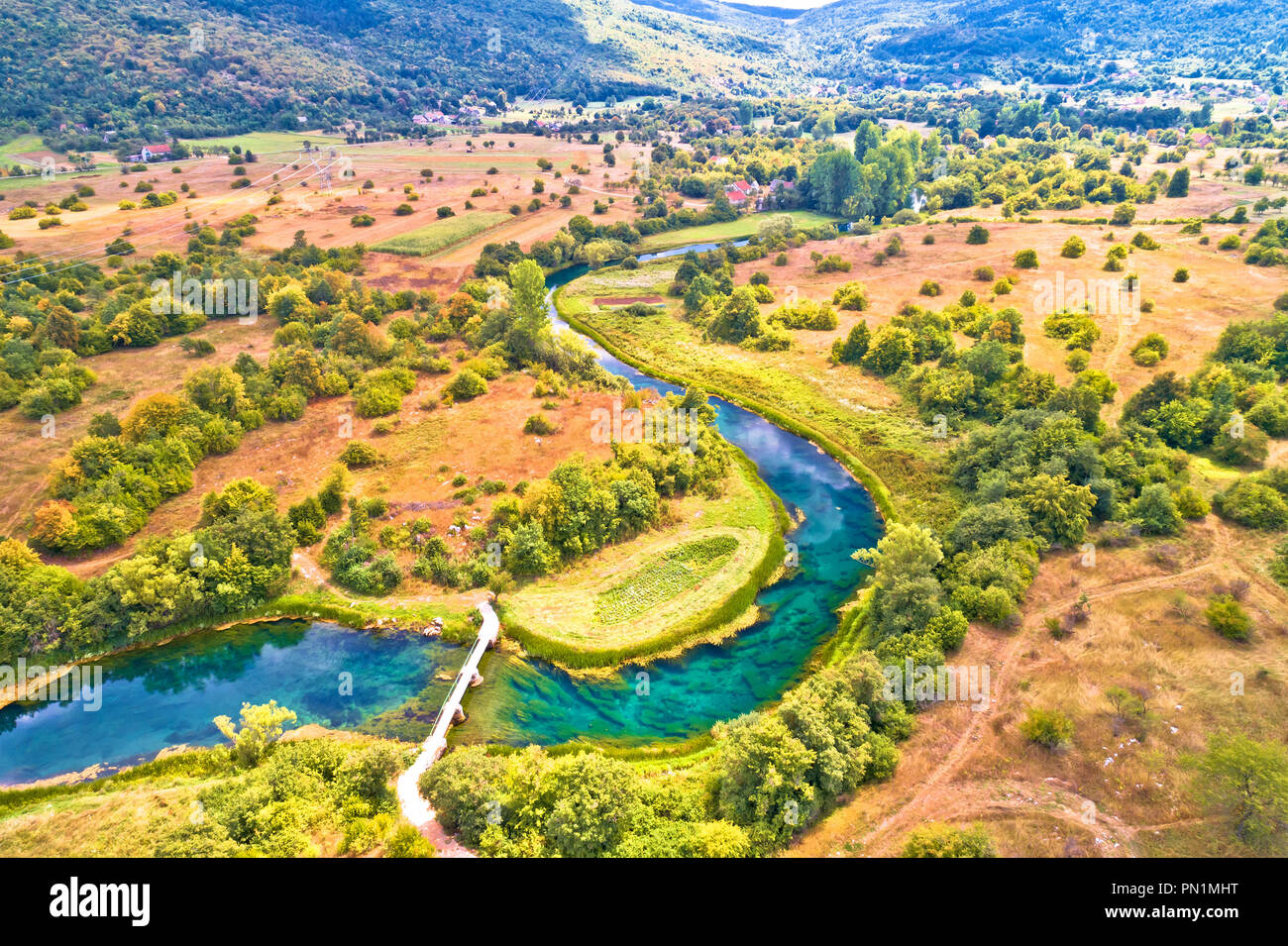Tal des Flusses Gacka Luftaufnahme, Lika, Kroatien Stockfoto