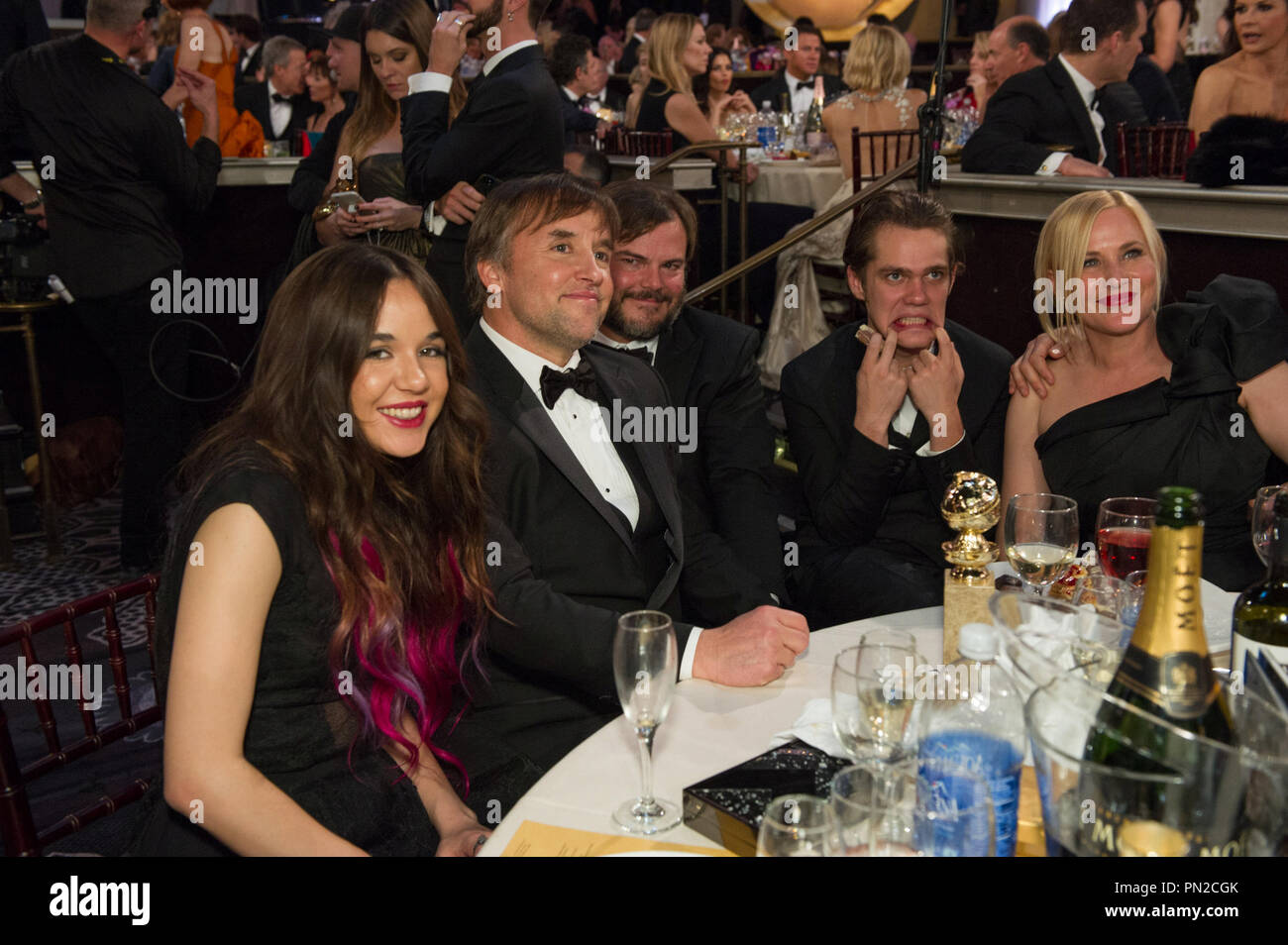 Lorelei Linklater, Richard Linklater (Gewinner des BEST DIRECTOR - MOTION PICTURE, Bestes Drehbuch - MOTION PICTURE, BEST MOTION PICTURE - Drama), Jack Black, Ellar Coltrane, und Patricia Arquette (Sieger der BESTE LEISTUNG DURCH EINE SCHAUSPIELERIN IN EINER NEBENROLLE IN EINEM KINOFILM für ihre Rolle in "KNABENALTER") auf dem 72. jährlichen Golden Globe Awards im Beverly Hilton in Beverly Hills, CA am Sonntag, 11. Januar 2015. Datei Referenz # 32536 636 GFS nur für redaktionelle Verwendung - Alle Rechte vorbehalten Stockfoto