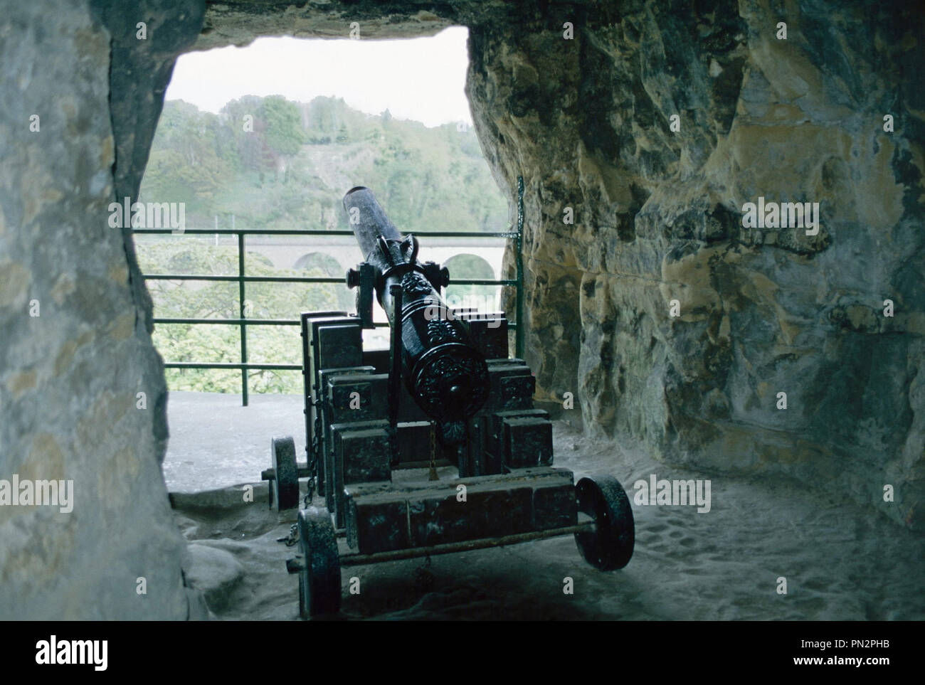 Eine Kanone aus der Kasematten der Bock, der Stadt Luxemburg Stockfoto