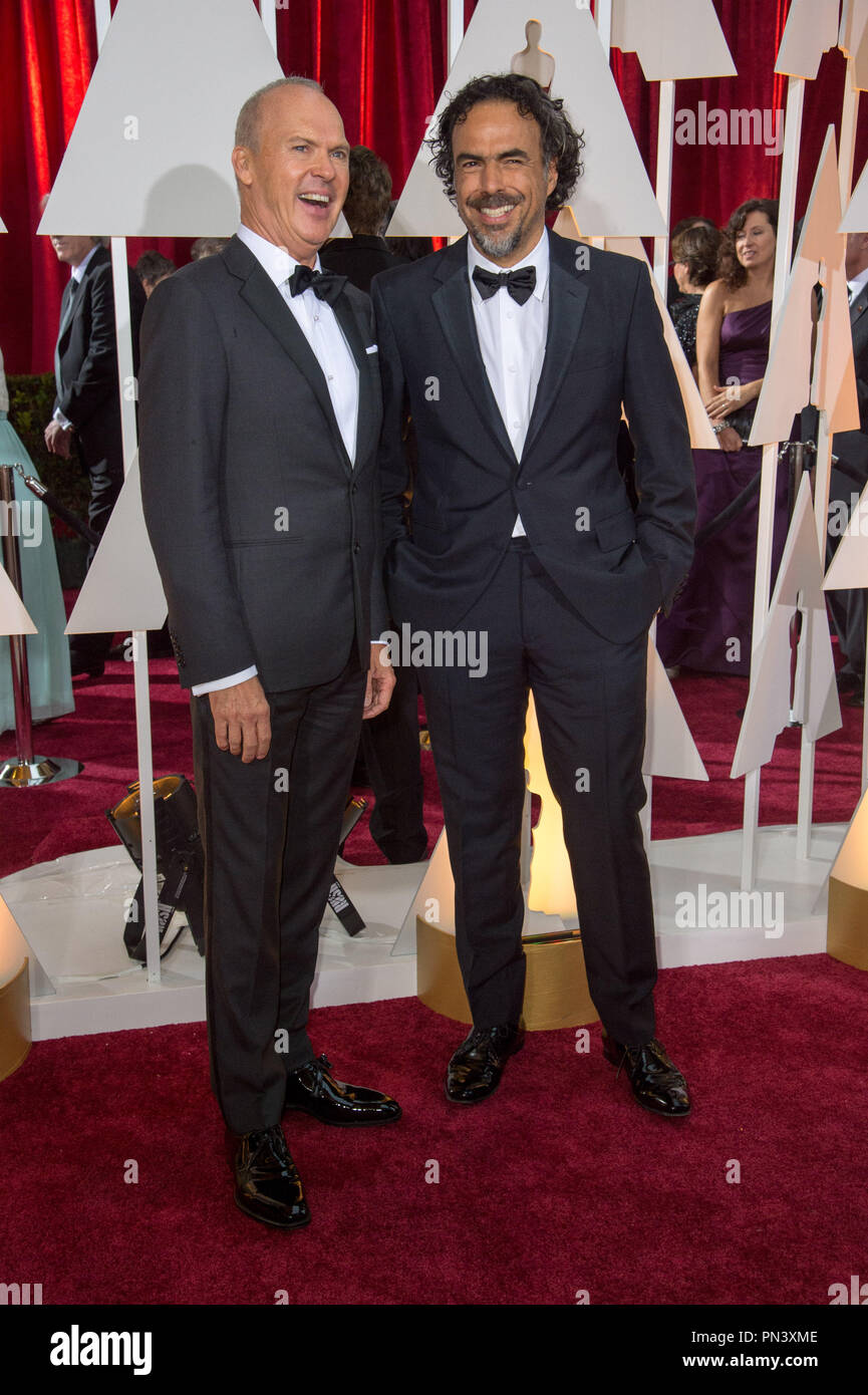Michael Keaton (Hauptdarsteller) und Alejandro Gonzalez Inarritu (Bester Film, Regie, Drehbuch), Oscar®-Nominierungen für den jeweiligen Arbeiten an "Birman (das Unerwartete aufgrund der Unwissenheit) pose Backstage mit Jason Schwartzman während des Live ABC Telecast der 87 Oscars® auf der Dolby® Theater in Hollywood, CA am Sonntag, den 22. Februar, 2015. Datei Referenz # 32566 476 THA nur für redaktionelle Verwendung - Alle Rechte vorbehalten Stockfoto