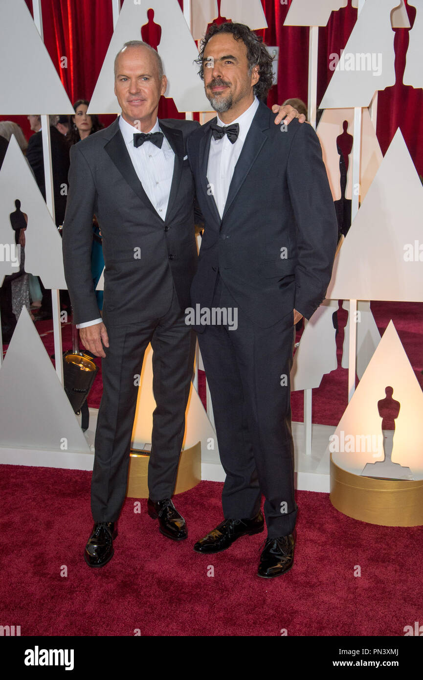 Michael Keaton (Hauptdarsteller) und Alejandro Gonzalez Inarritu (Bester Film, Regie, Drehbuch), Oscar®-Nominierungen für den jeweiligen Arbeiten an "Birman (das Unerwartete aufgrund der Unwissenheit) pose Backstage mit Jason Schwartzman während des Live ABC Telecast der 87 Oscars® auf der Dolby® Theater in Hollywood, CA am Sonntag, den 22. Februar, 2015. Datei Referenz # 32566 477 THA nur für redaktionelle Verwendung - Alle Rechte vorbehalten Stockfoto