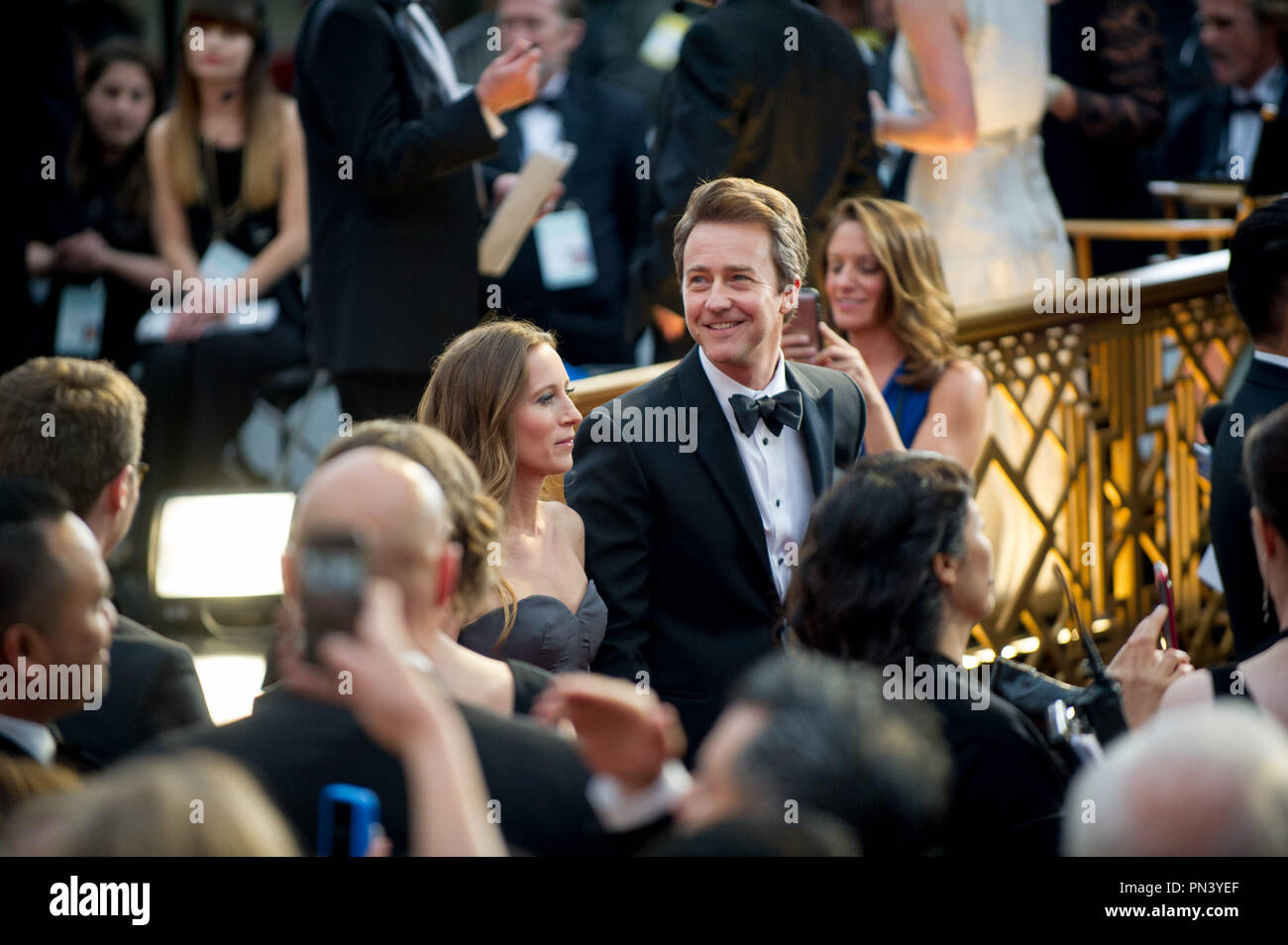 Edward Norton, Oscar®-nominiert für die Ausführung durch einen Schauspieler in einer unterstützenden Rolle, für die Arbeit an "Birdman (das Unerwartete aufgrund der Unwissenheit)" kommt mit Gast für das Live ABC Telecast der 87 Oscars® auf der Dolby® Theater in Hollywood, CA am Sonntag, den 22. Februar, 2015. Datei Referenz # 32566 665 THA nur für redaktionelle Verwendung - Alle Rechte vorbehalten Stockfoto