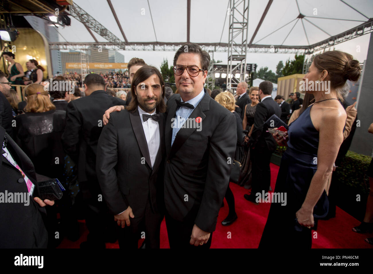 Nominiert in der Kategorie Beste Serie - Komödie oder Musical, für 'Mozart im Dschungel" (AMAZON PRIME VIDEO), Jason Schwartzman, Roman Coppola kommen auf dem 73. jährlichen Golden Globe Awards im Beverly Hilton in Beverly Hills, CA am Sonntag, den 10. Januar 2016. Datei Referenz # 32796 058 GFS nur für redaktionelle Verwendung - Alle Rechte vorbehalten Stockfoto