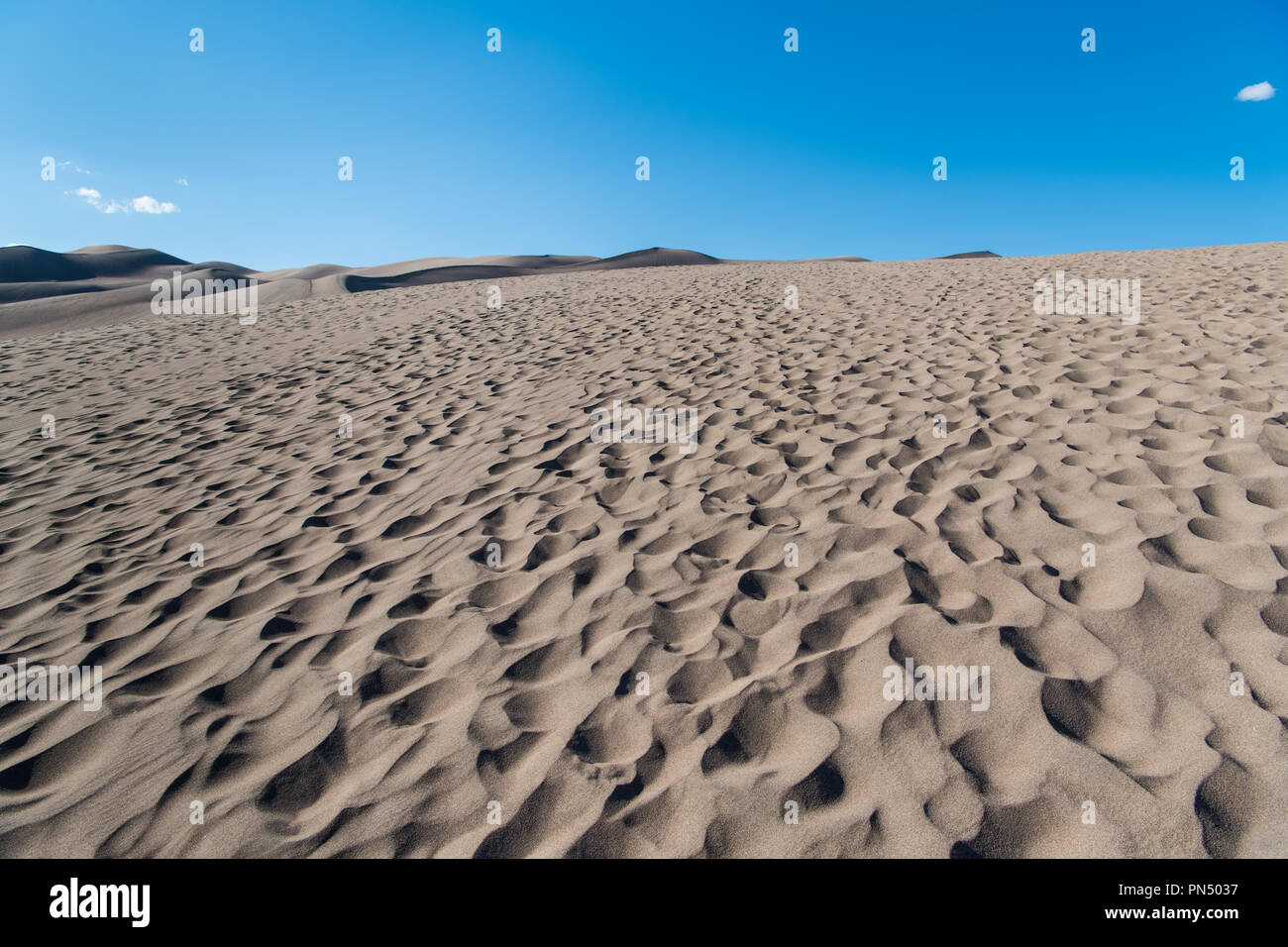 Überbackene Muster in körnig wind Sand im Great Sand Dunes National Park, Colorado Stockfoto